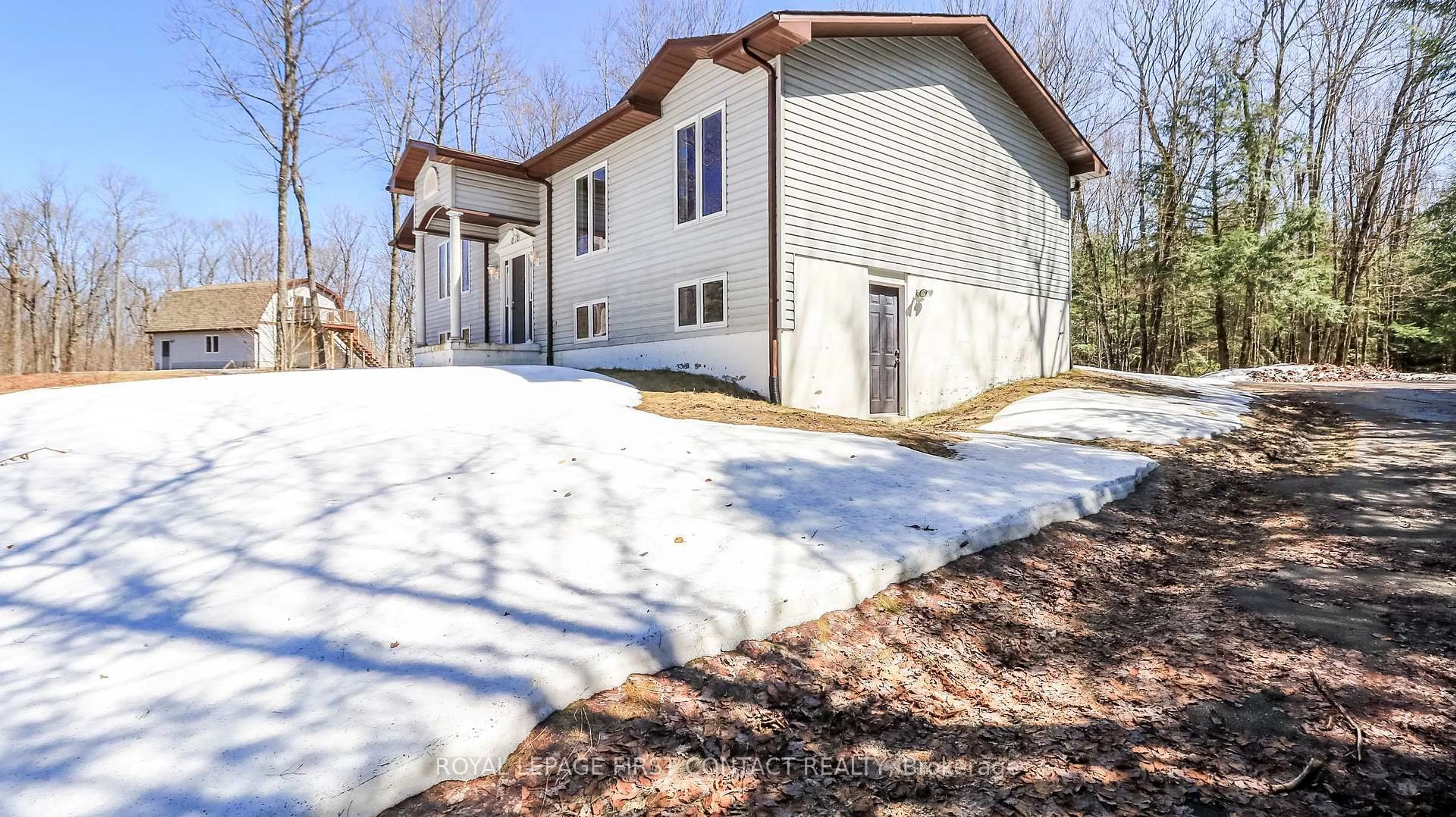 Unknown for 1518 Lone Pine Dr, Bracebridge Ontario P1L 1X4