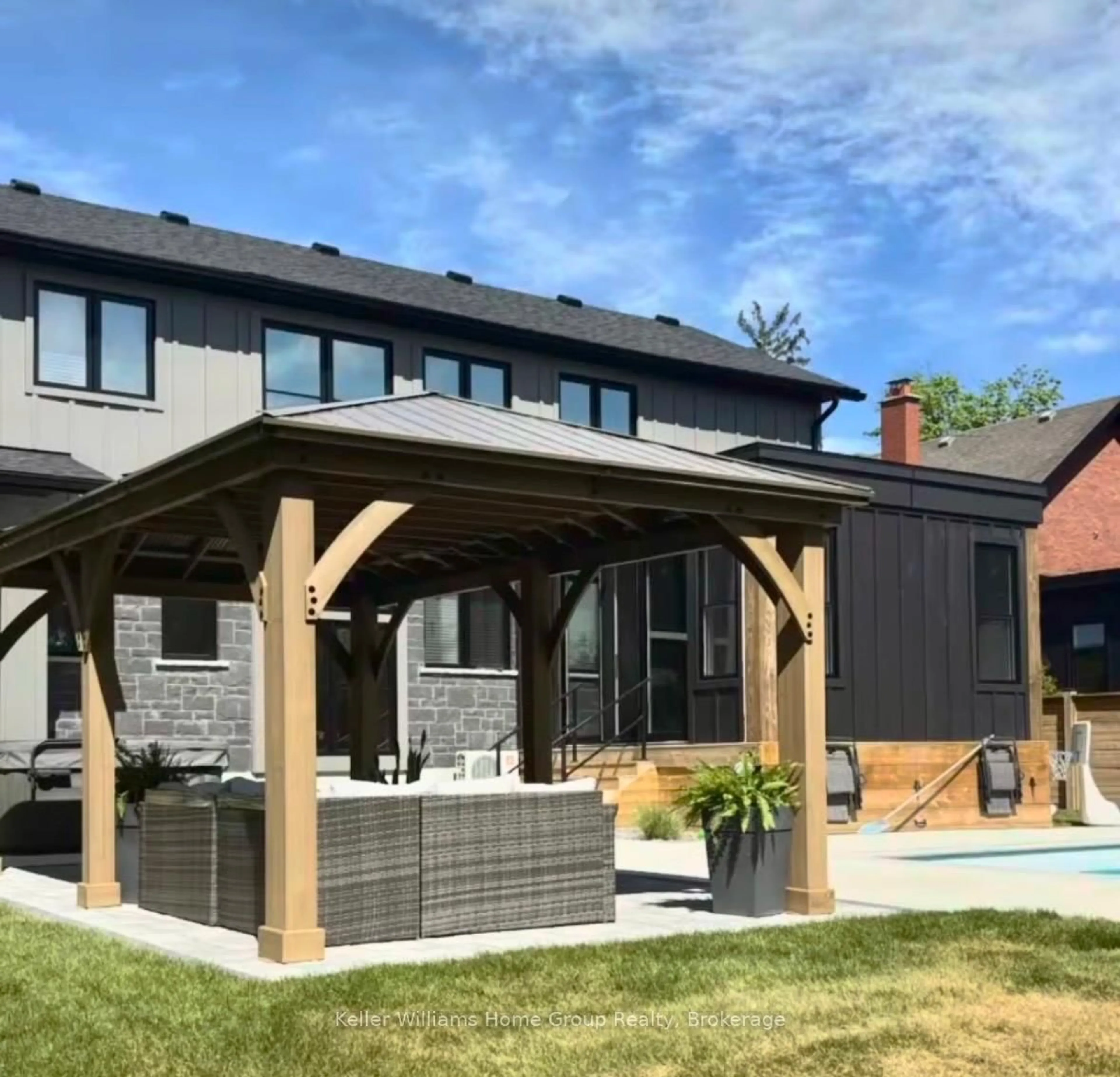 Patio, unknown for 801 WATSON Rd, Puslinch Ontario N0B 1C0