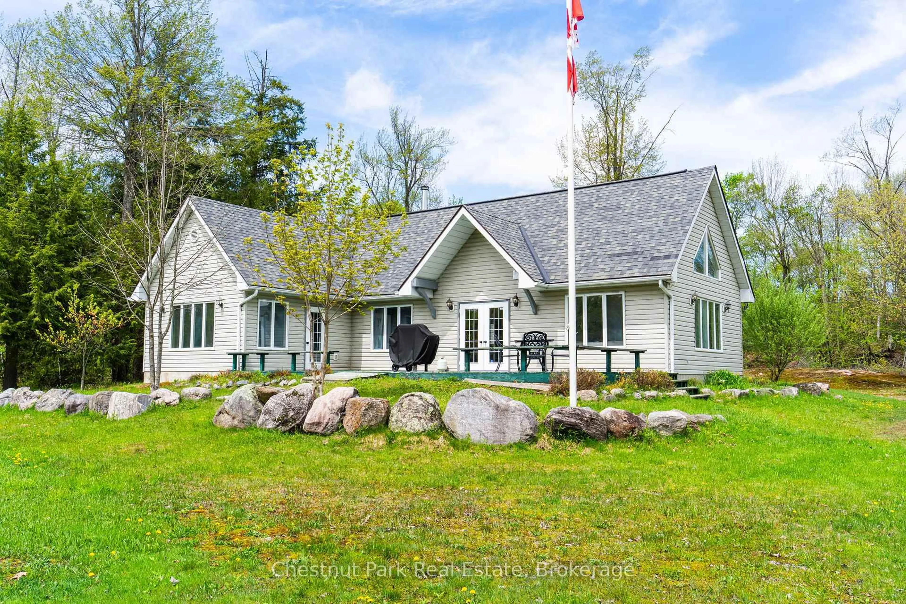 Patio, unknown for 1100 Moon River Rd, Muskoka Lakes Ontario P0C 1A0