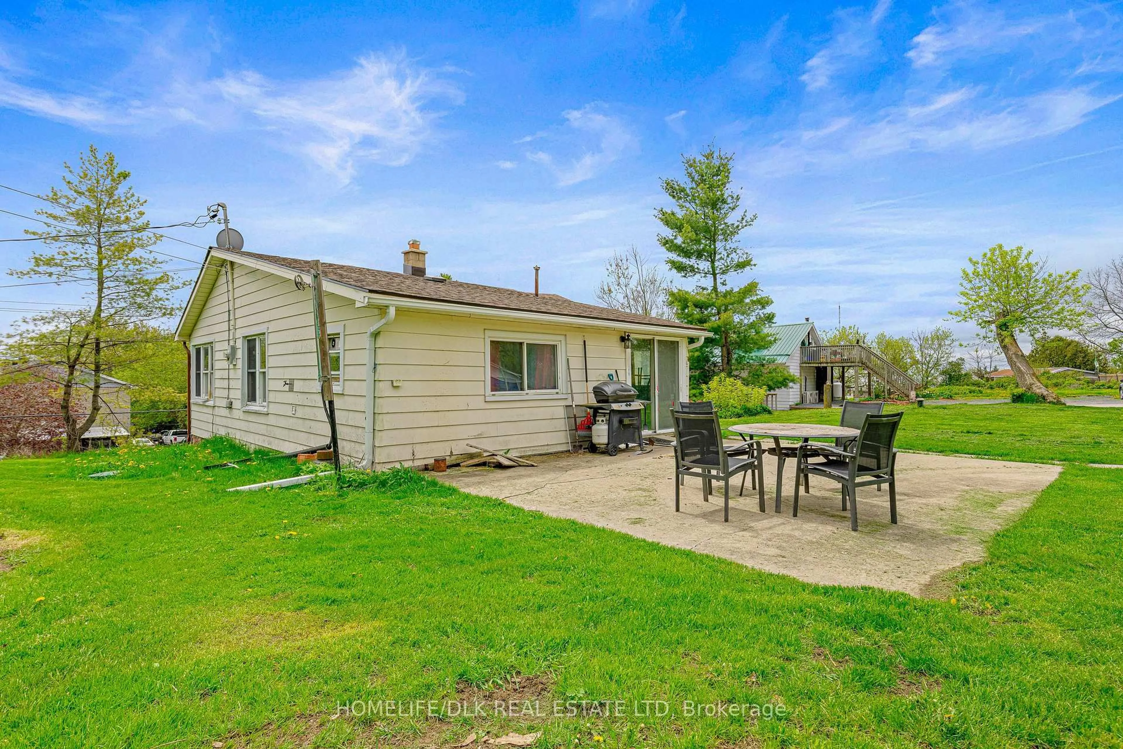 A pic from outside/outdoor area/front of a property/back of a property/a pic from drone, water/lake/river/ocean view for 41 Quabbin Rd, Front of Yonge Ontario K0E 1R0