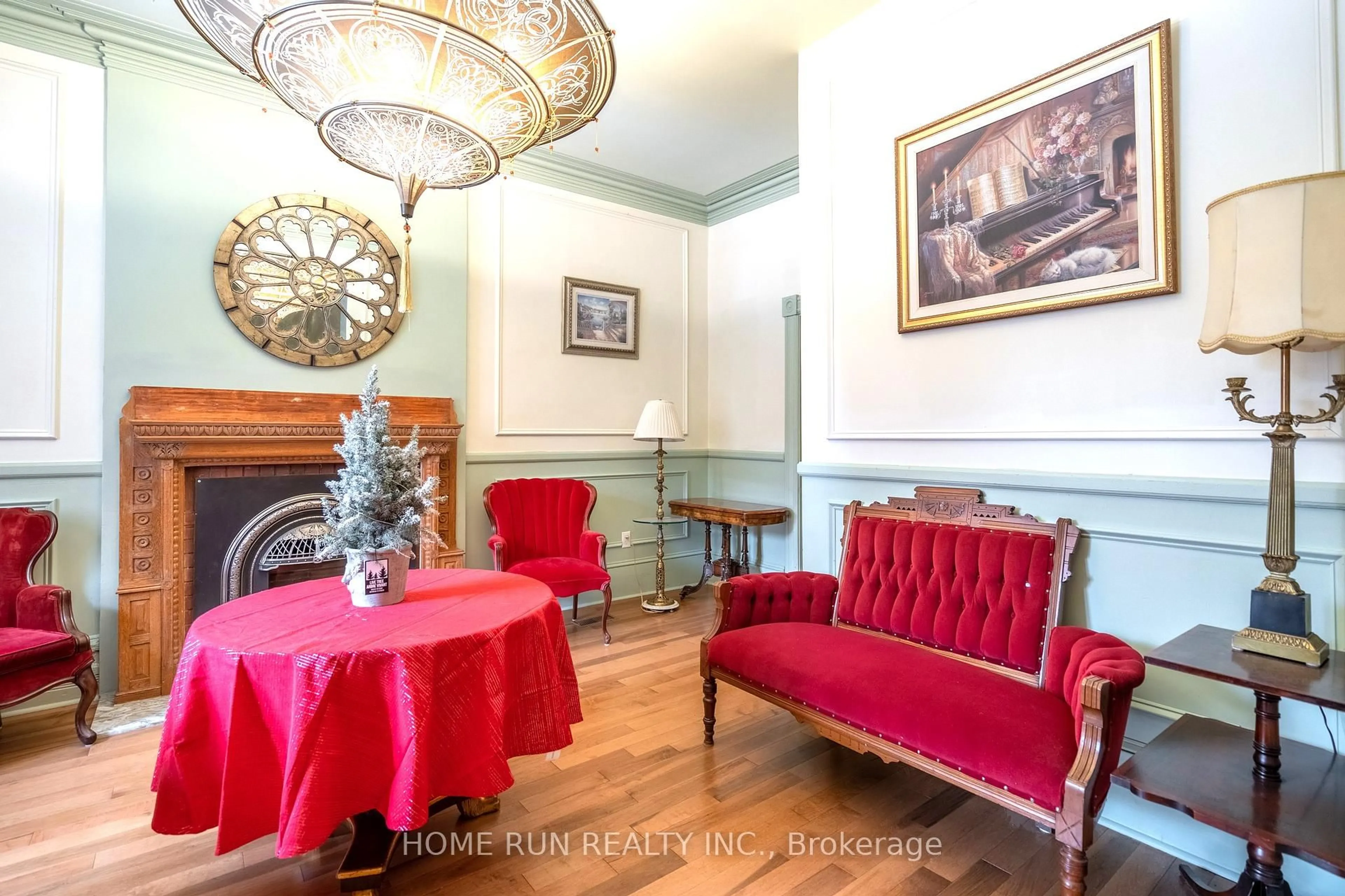 Dining room, unknown for 431 Gilmour St, Ottawa Ontario K2P 0R5