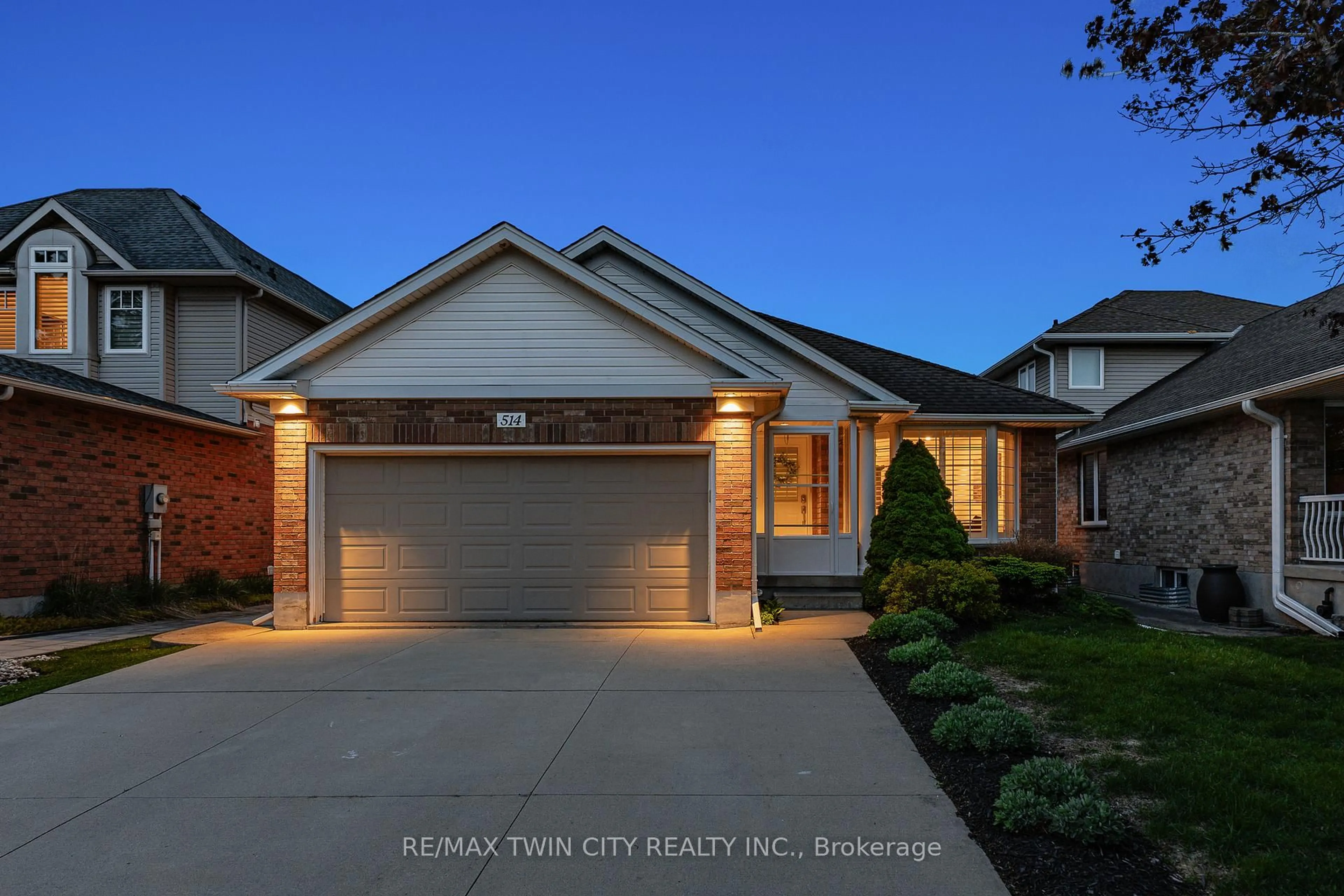 Home with brick exterior material, street for 514 Brentcliffe Dr, Waterloo Ontario N2T 2S4