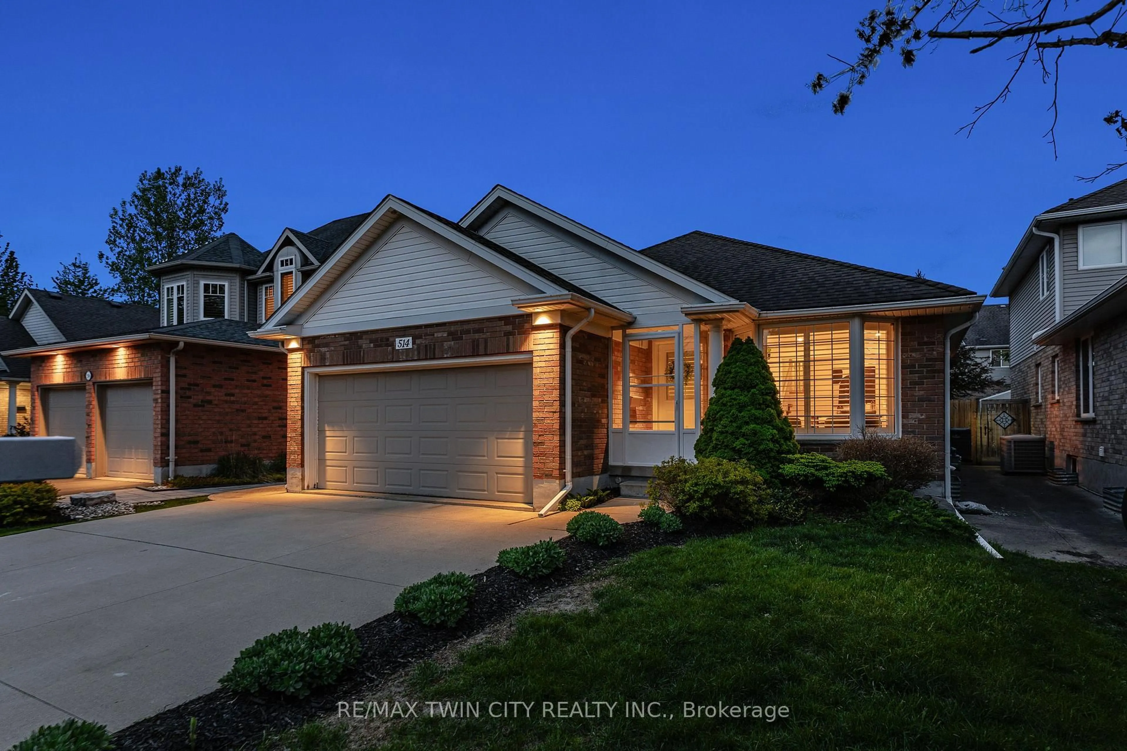 Home with brick exterior material, street for 514 Brentcliffe Dr, Waterloo Ontario N2T 2S4