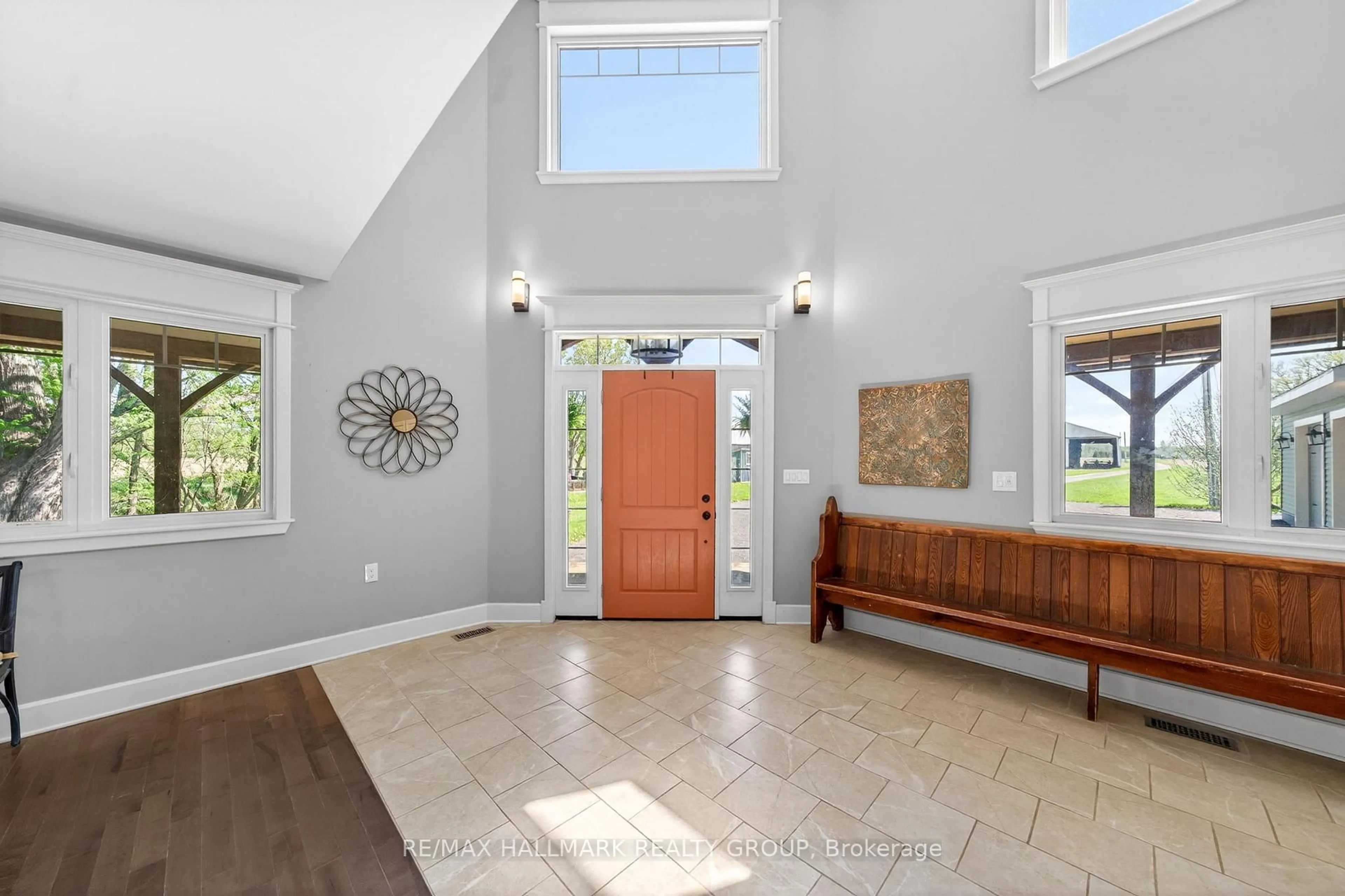 Indoor entryway for 6548 Carp Rd, Kinburn Ontario K0A 2H0