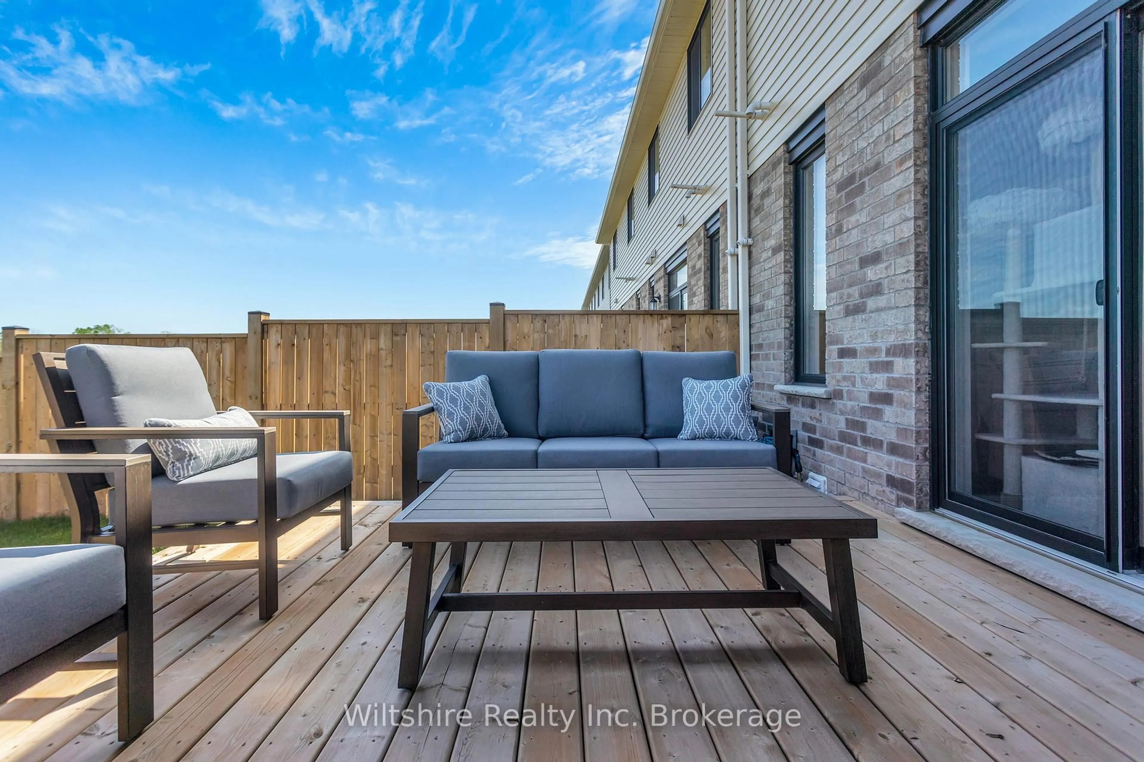 Patio, unknown for 18 Canary St, Tillsonburg Ontario N4G 0K4