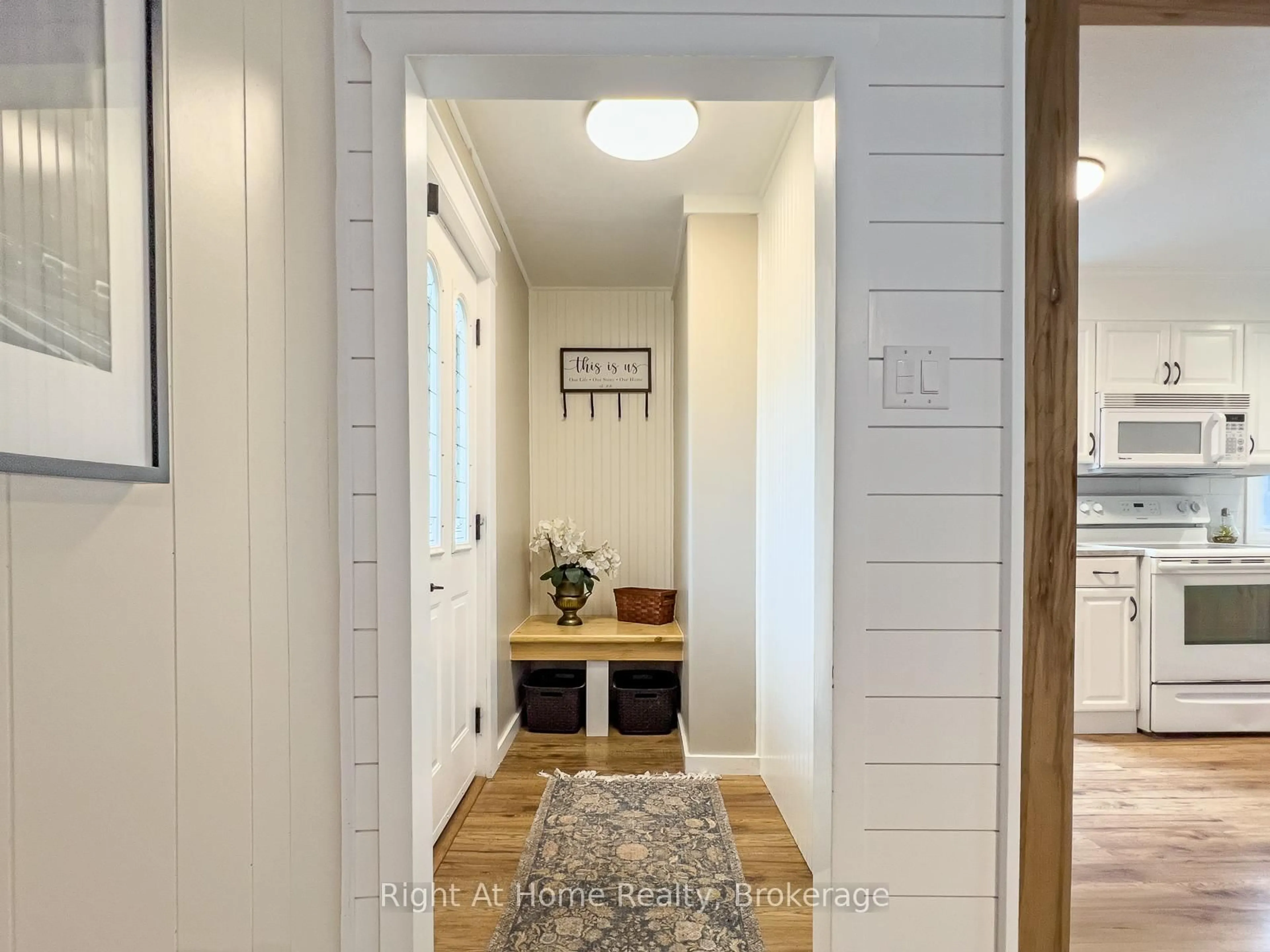 Indoor entryway for 169 North St, Stirling Ontario K0K 3E0