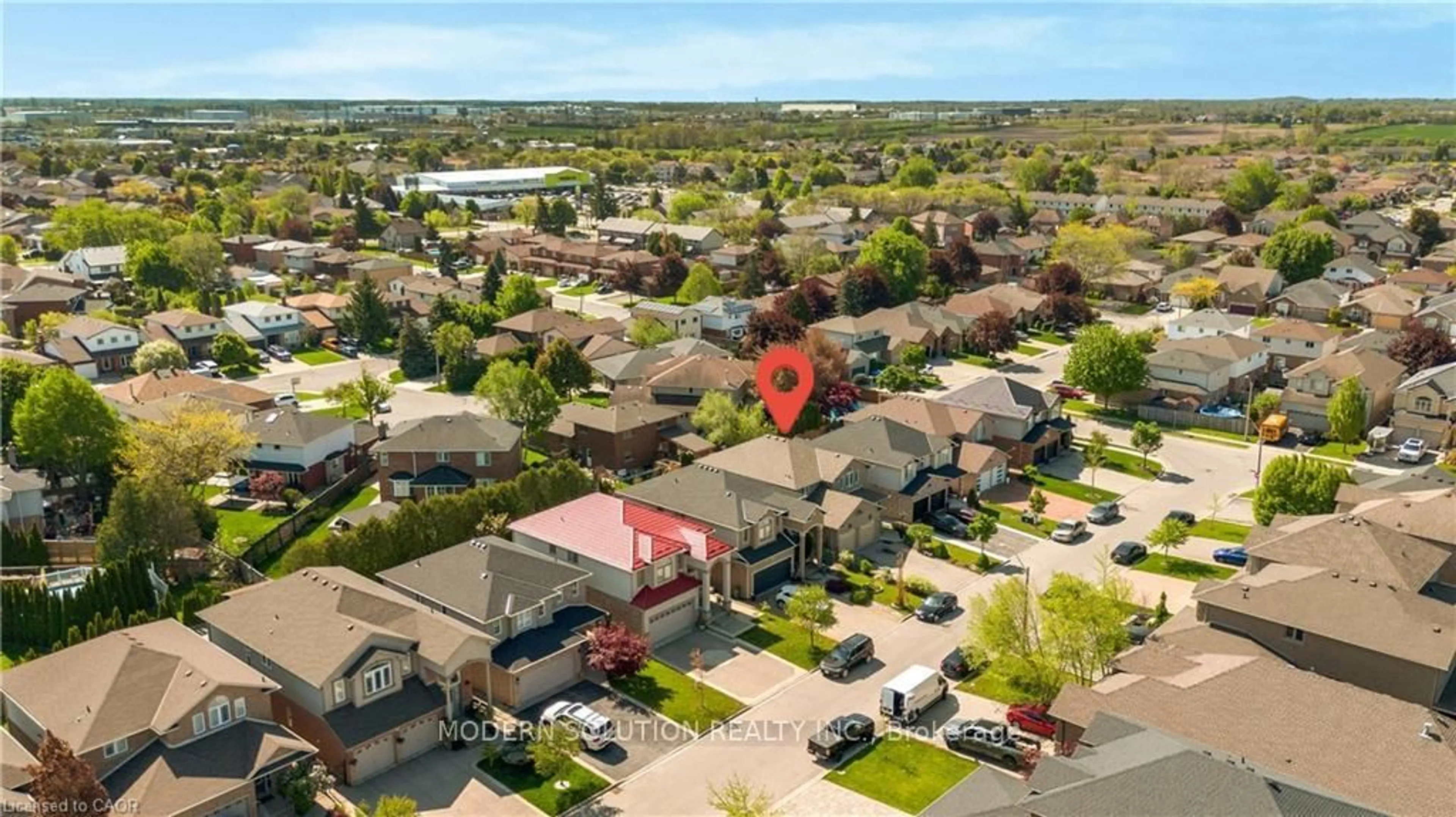 A pic from outside/outdoor area/front of a property/back of a property/a pic from drone, street for 115 Erika Cres, Hamilton Ontario L8W 3W2