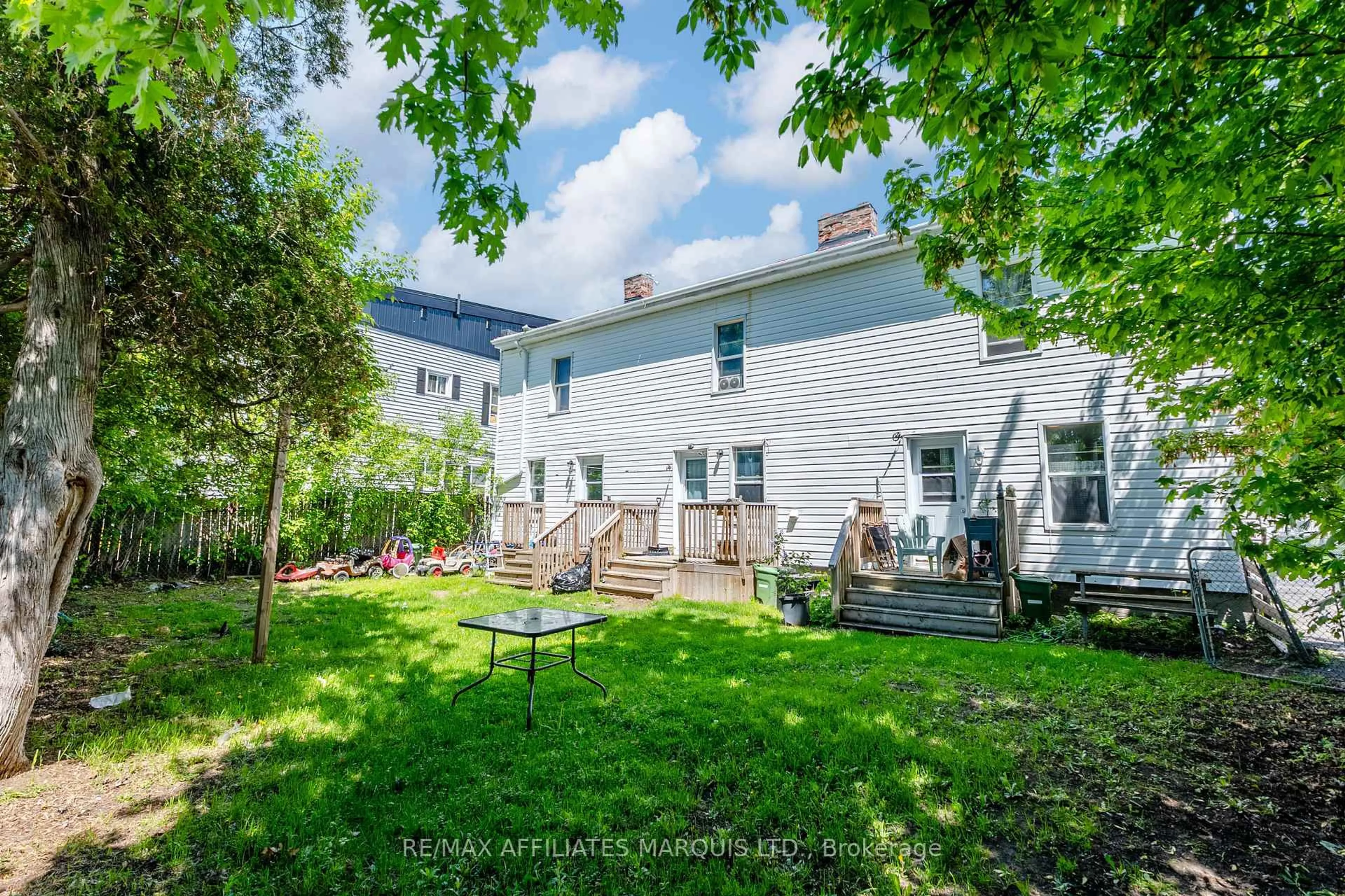 A pic from outside/outdoor area/front of a property/back of a property/a pic from drone, street for 306 Marlborough St, Cornwall Ontario K6H 4A3