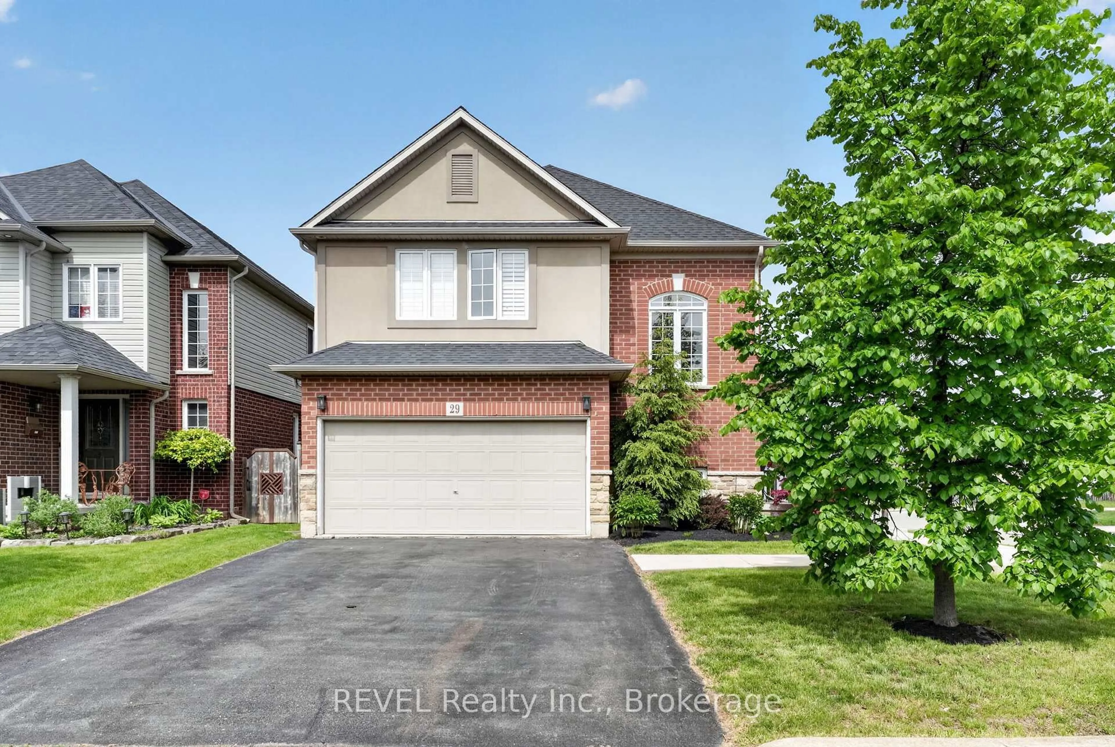 Home with brick exterior material, street for 29 Springbreeze Hts, Hamilton Ontario L8E 0A4