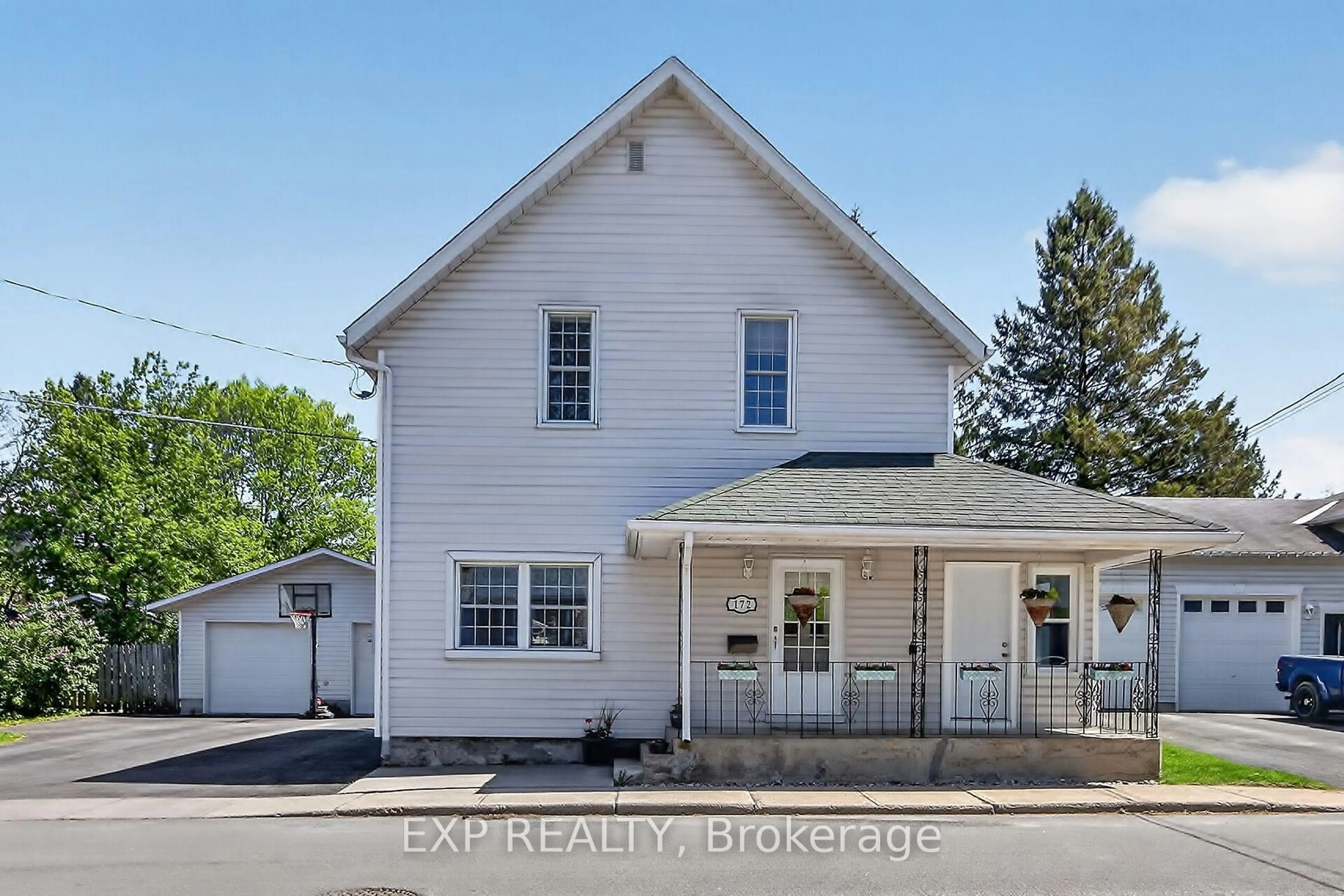 A pic from outside/outdoor area/front of a property/back of a property/a pic from drone, building for 172 Miguel St, Carleton Place Ontario K7C 1C7