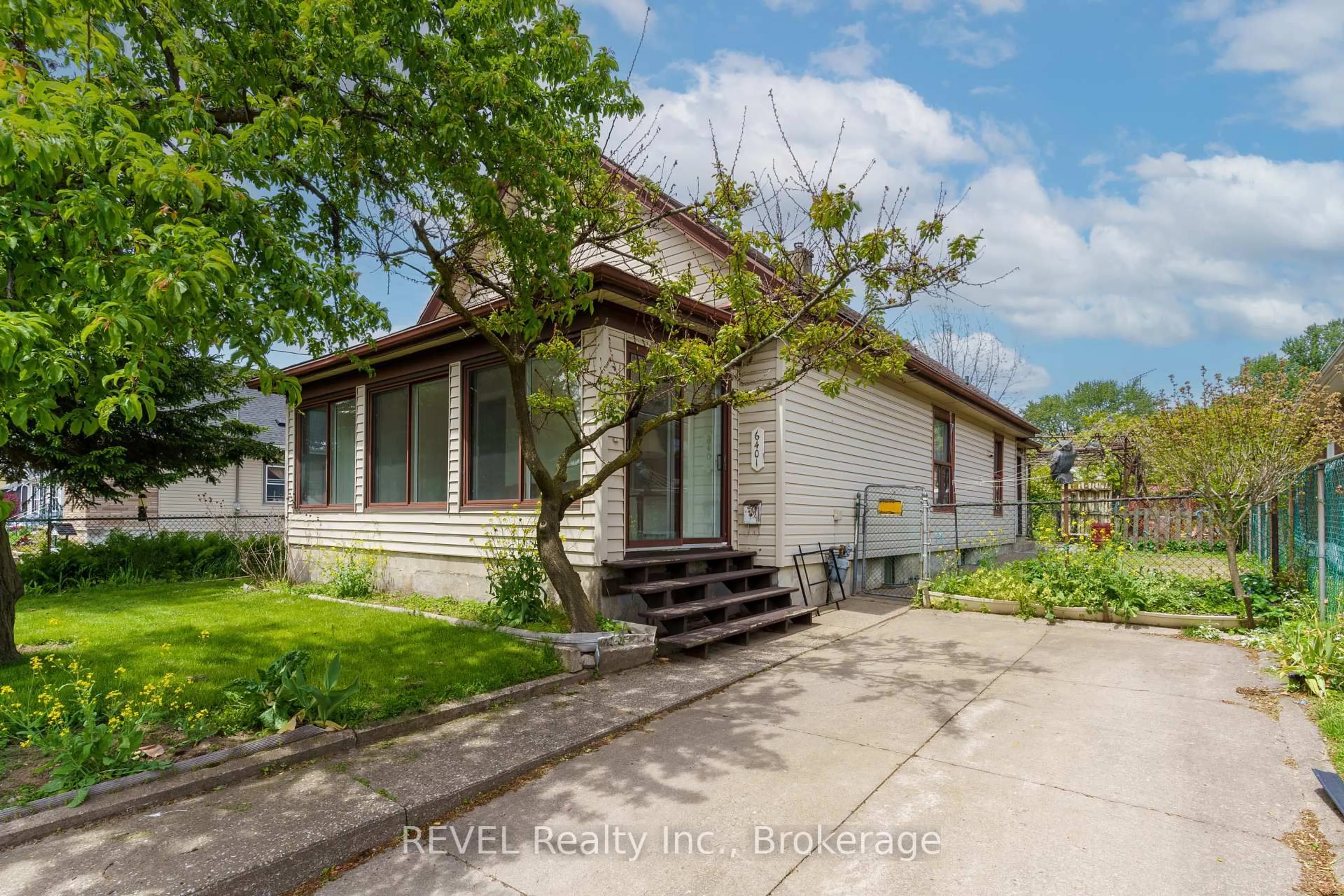 Unknown for 6401 Taylor St, Niagara Falls Ontario L2G 2E9