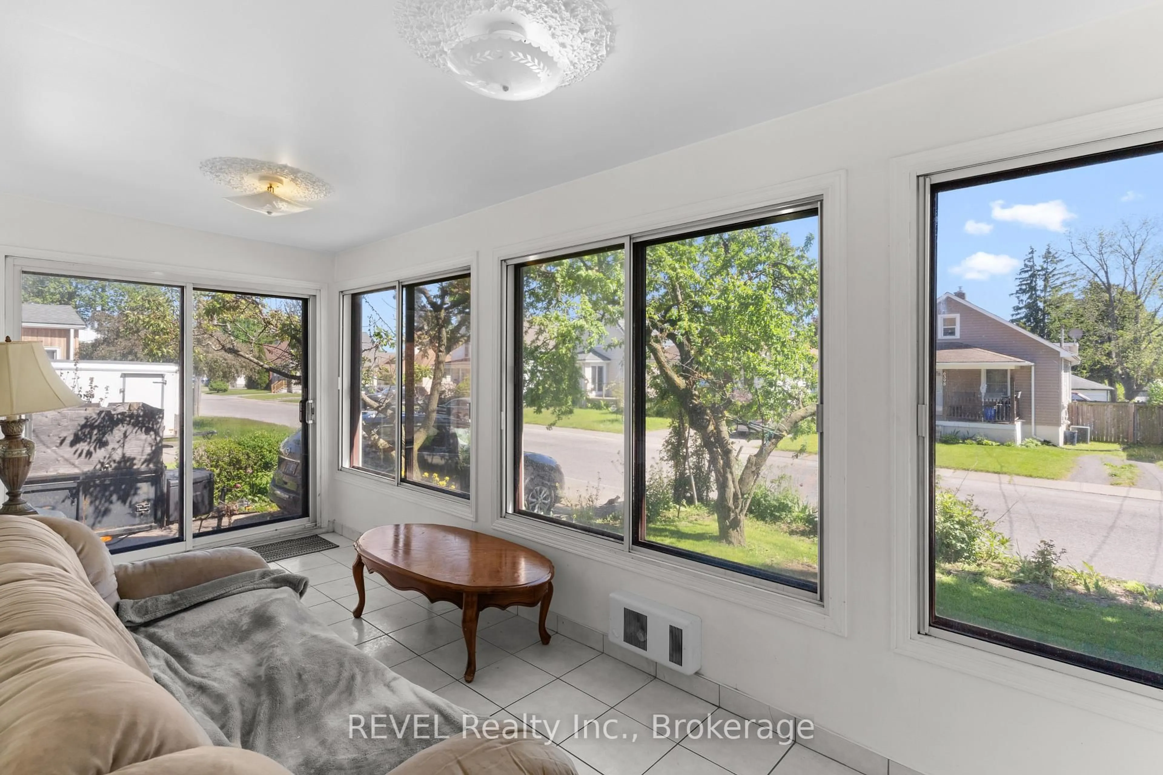 Unknown for 6401 Taylor St, Niagara Falls Ontario L2G 2E9