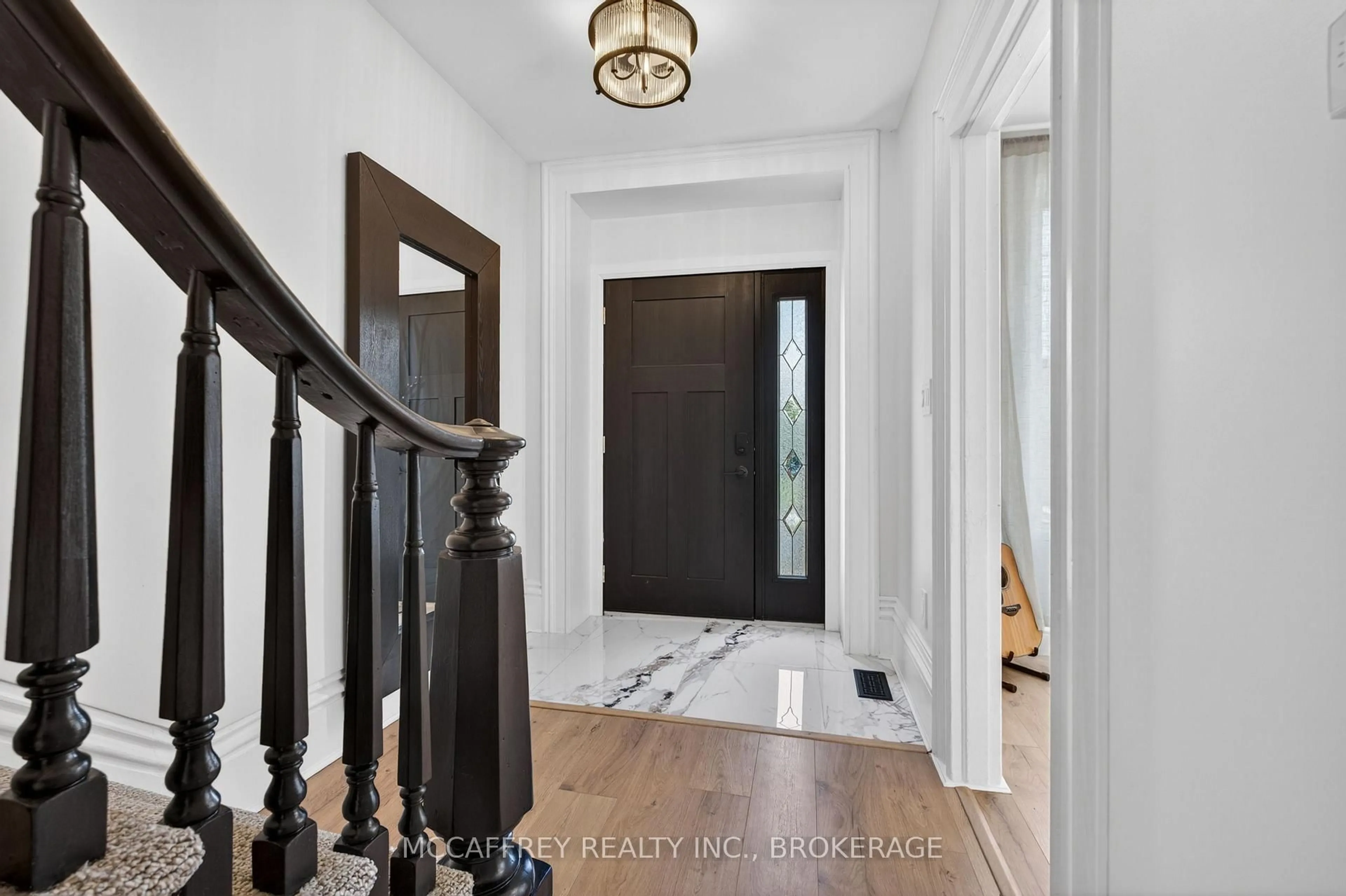 Indoor entryway for 55 Bridge St, Greater Napanee Ontario K7R 2C4