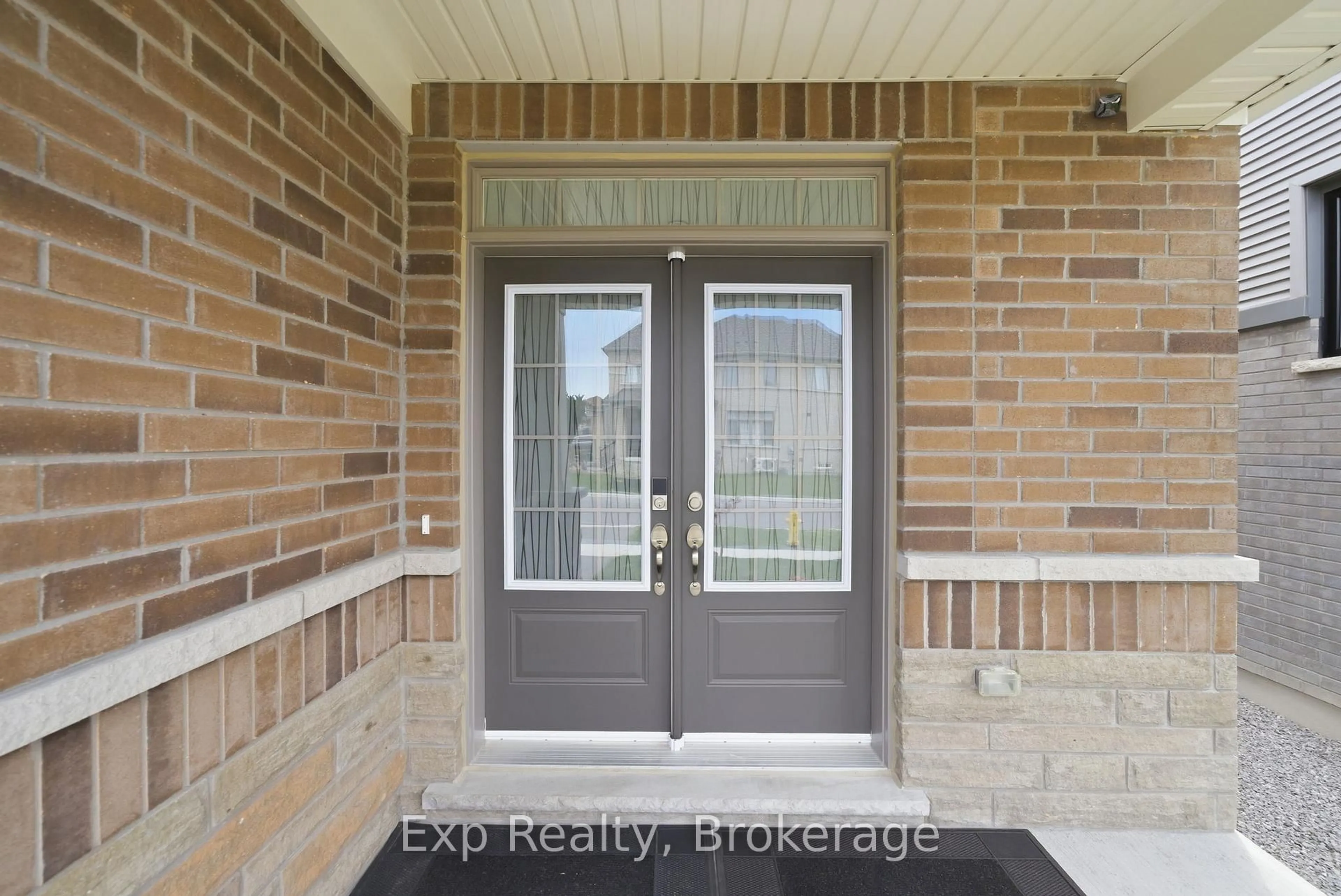 Indoor entryway for 508 Trevor St, Cobourg Ontario K9A 4J5