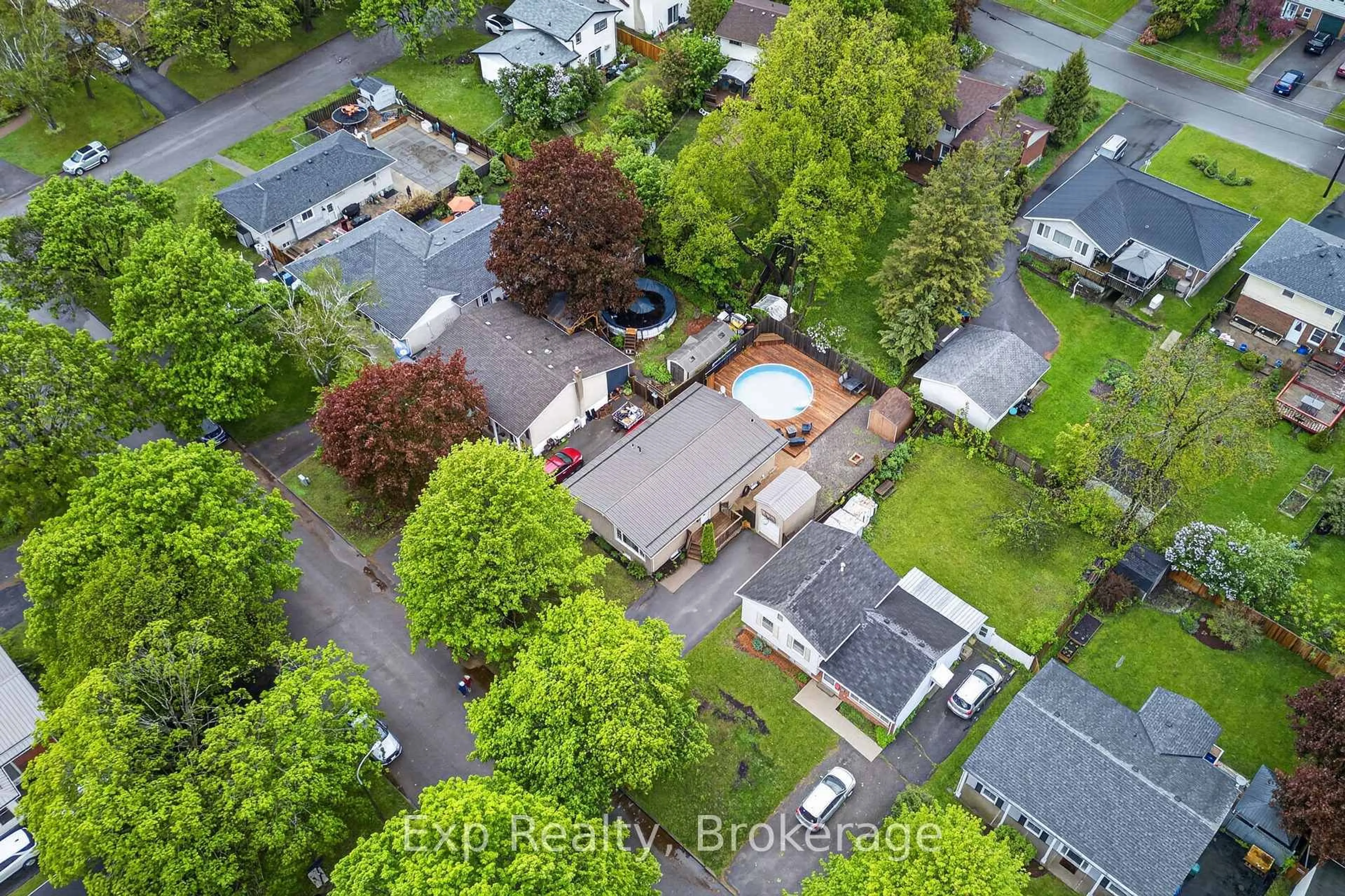 A pic from outside/outdoor area/front of a property/back of a property/a pic from drone, street for 25 Mcquade Dr, Quinte West Ontario K8V 2G2