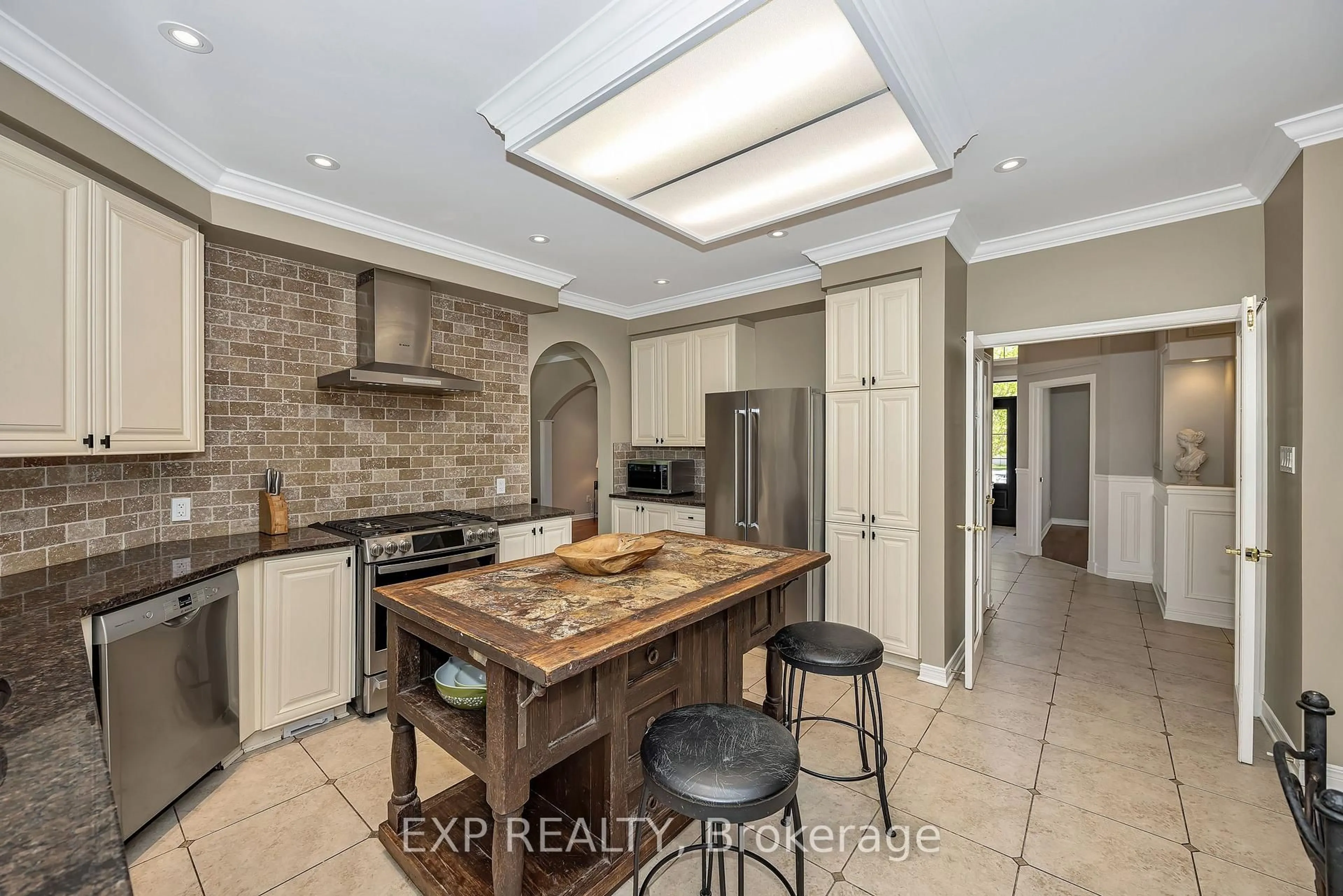 Open concept kitchen, ceramic/tile floor for 28 Sachs Forest Pl, Ottawa Ontario K2G 6V2