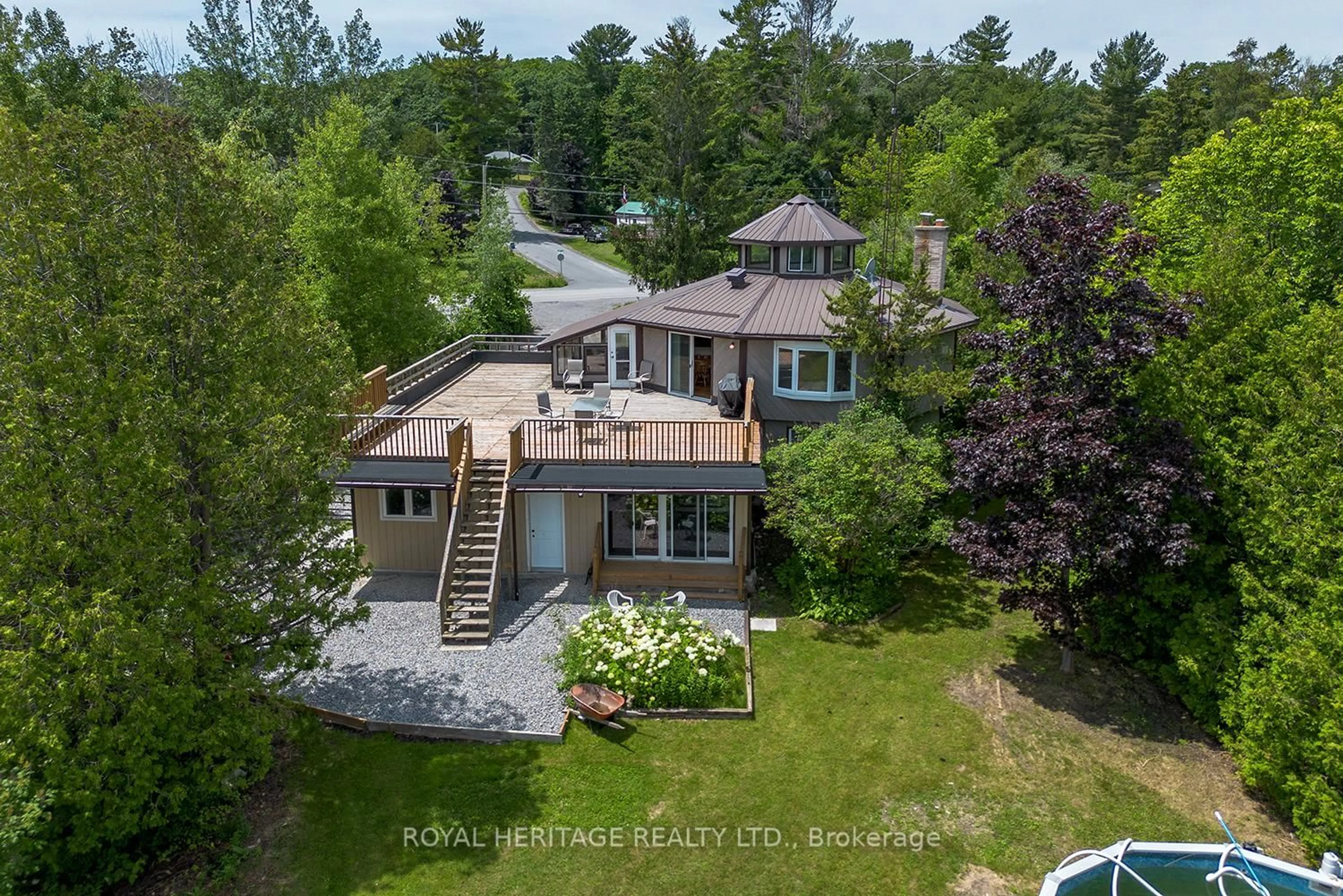 A pic from outside/outdoor area/front of a property/back of a property/a pic from drone, unknown for 5225 Rice Lake Dr, Hamilton Township Ontario K0L 1E0