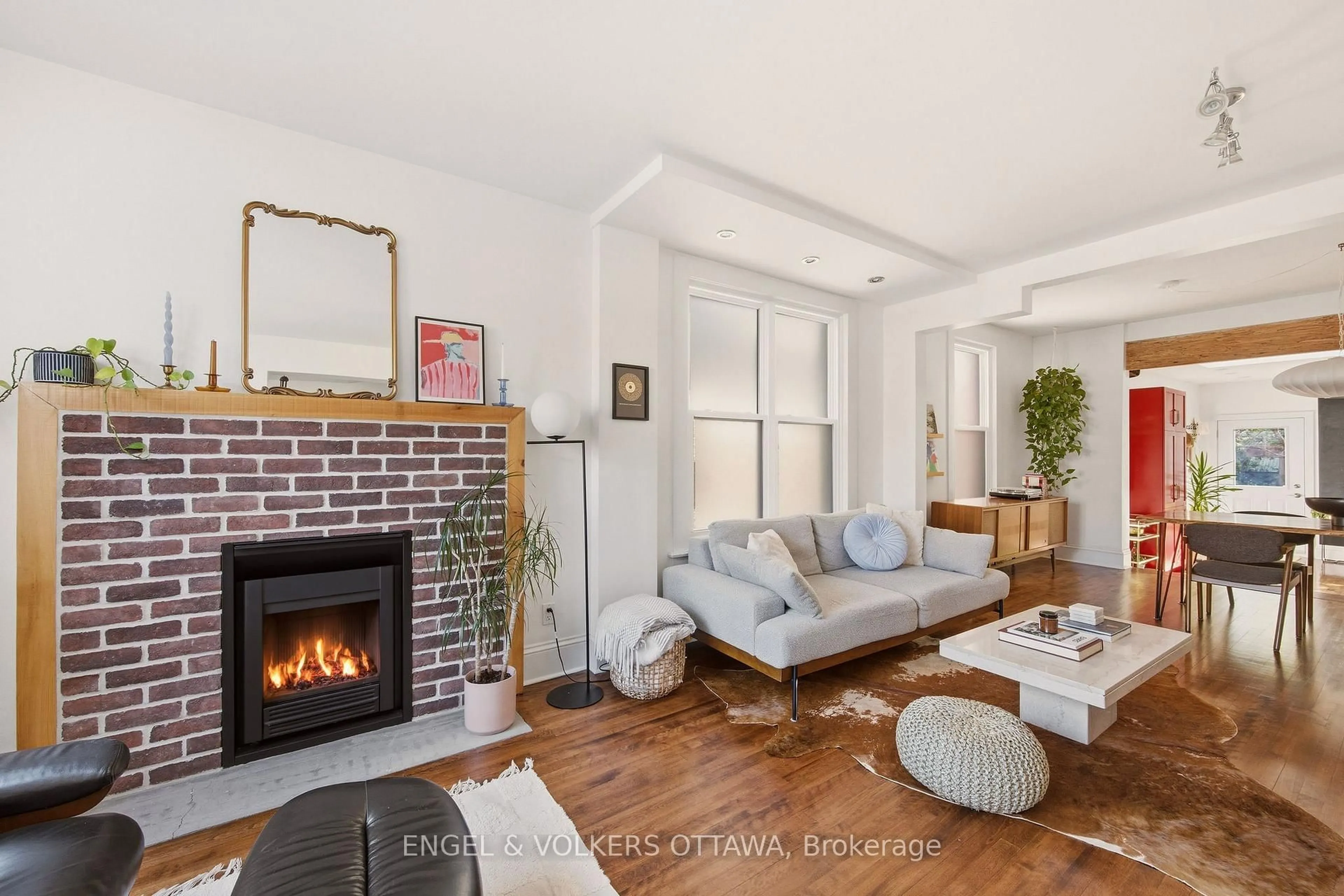 Living room with furniture, unknown for 176 Hinton Ave, Ottawa Ontario K1Y 1A1