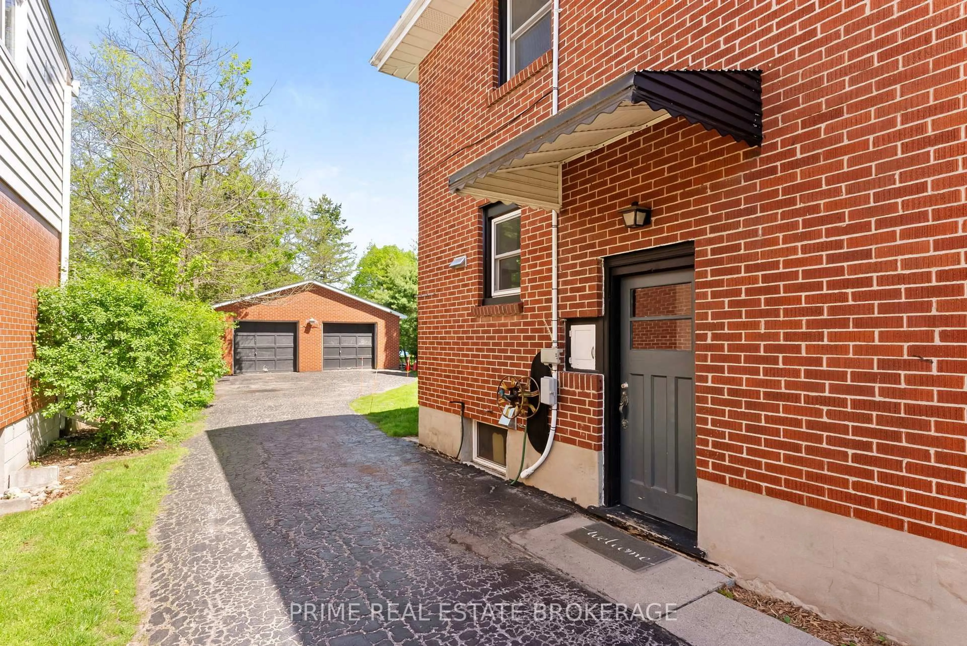Home with brick exterior material, street for 124 Regent St, London East Ontario N6A 2G4