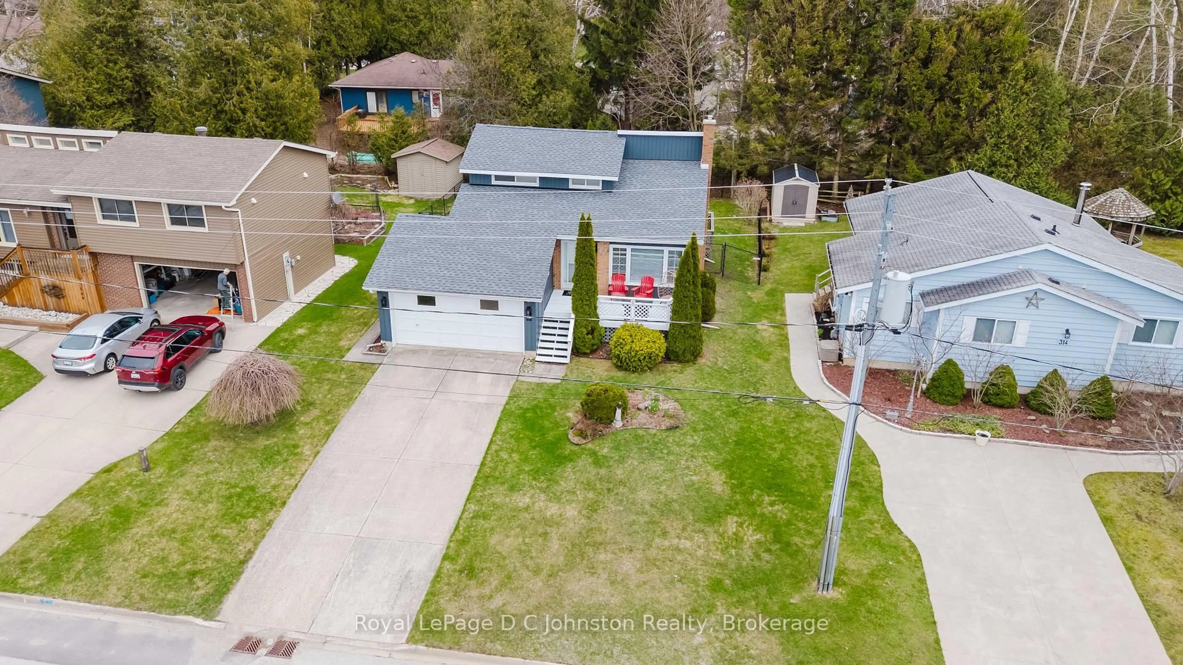 A pic from outside/outdoor area/front of a property/back of a property/a pic from drone, street for 310 Albert St, Saugeen Shores Ontario N0H 2L0