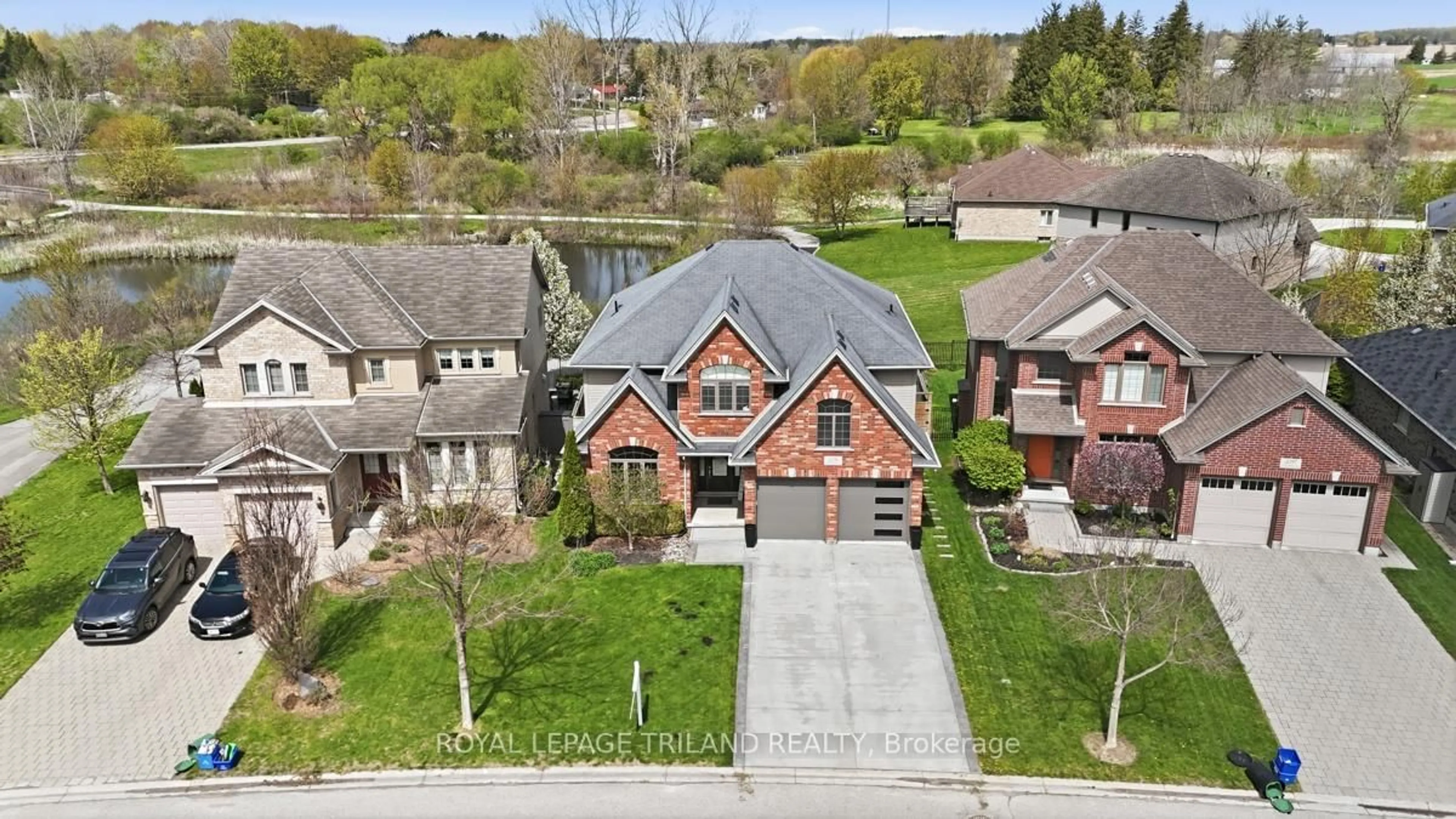 A pic from outside/outdoor area/front of a property/back of a property/a pic from drone, street for 2091 Pennyroyal St, London North Ontario N5X 0E6