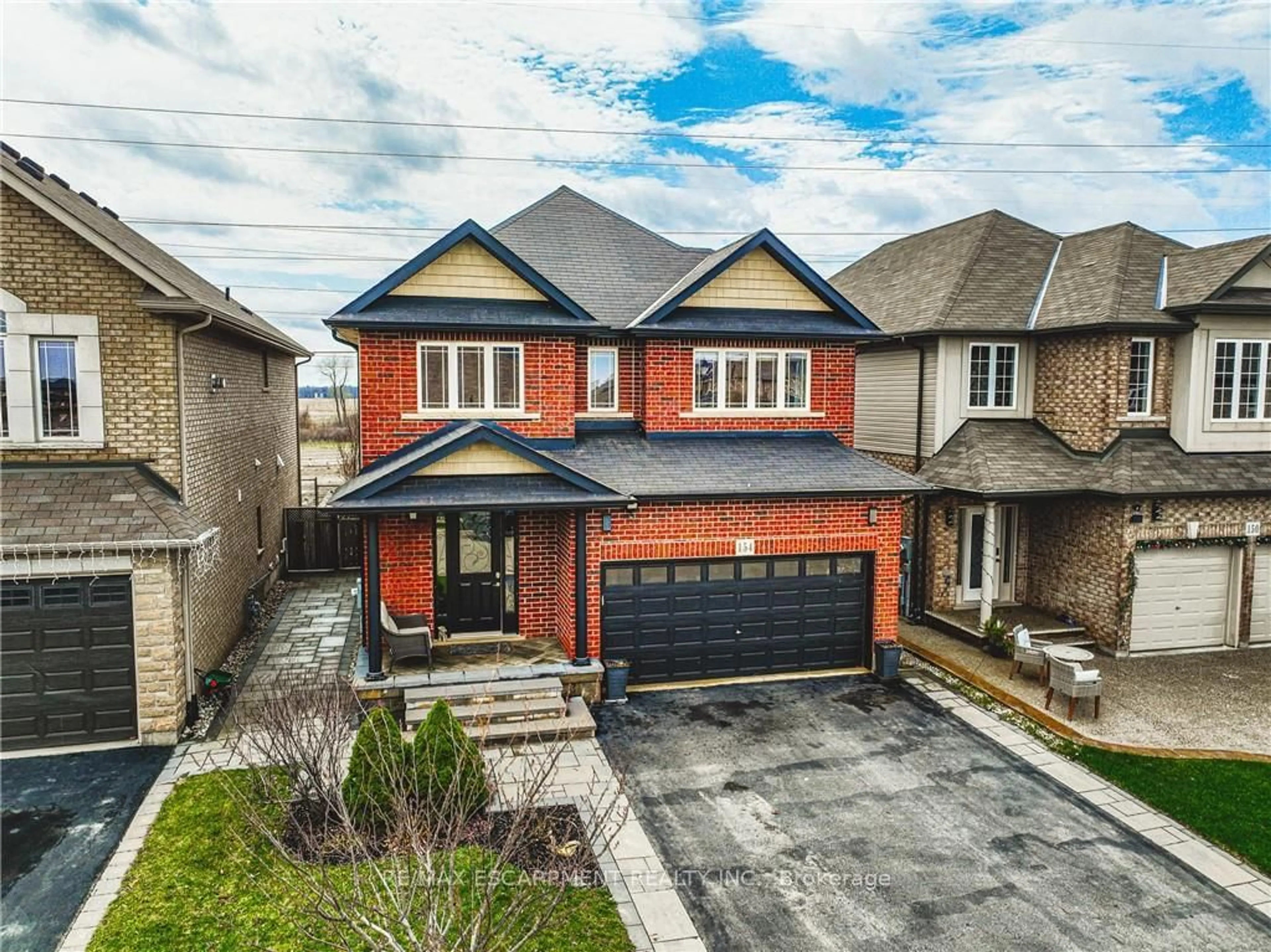 A pic from outside/outdoor area/front of a property/back of a property/a pic from drone, street for 154 Keystone Cres, Hamilton Ontario L0R 1P0