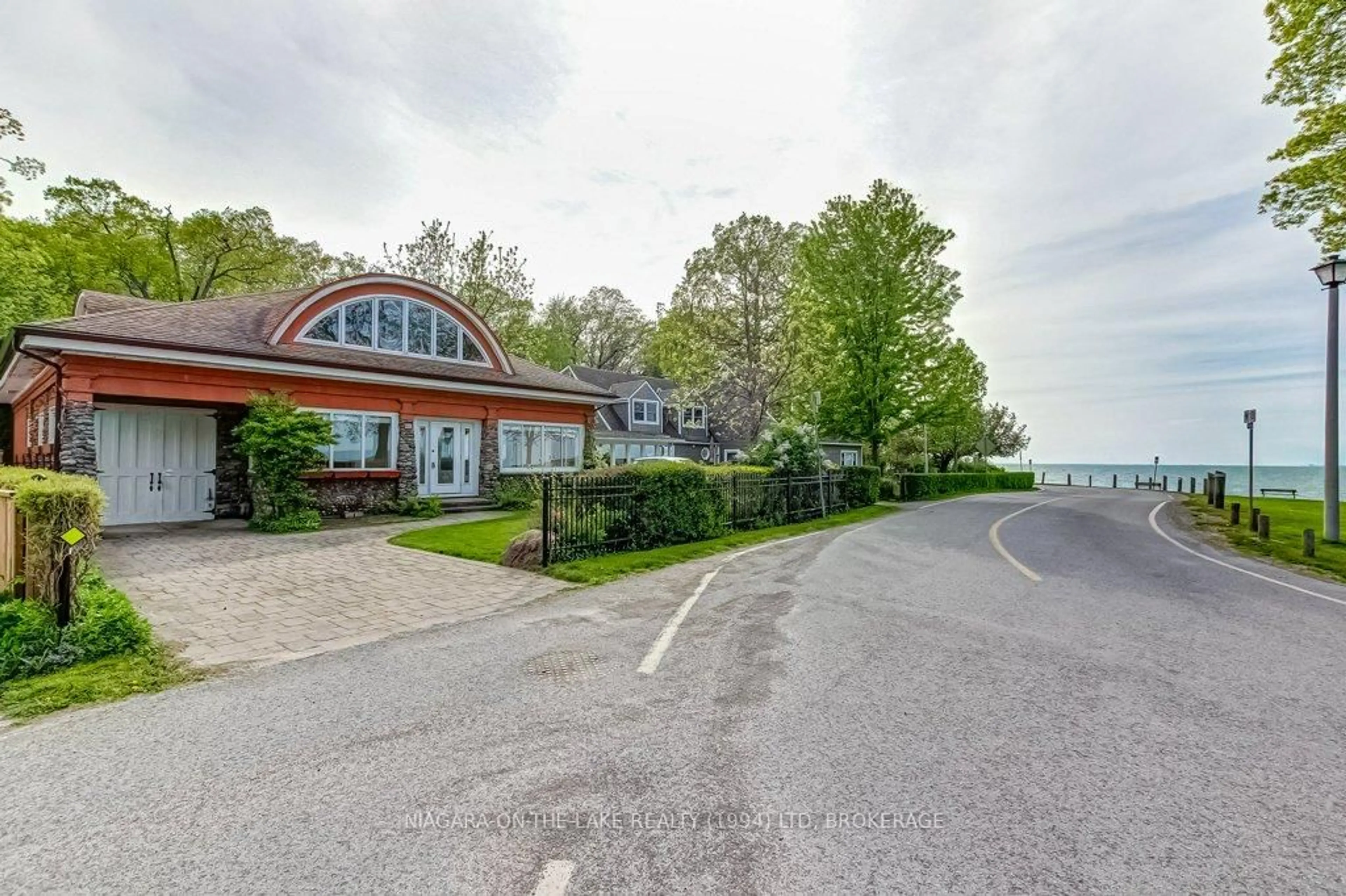 Unknown for 34 Vincent Ave, Niagara-on-the-Lake Ontario L0S 1J0