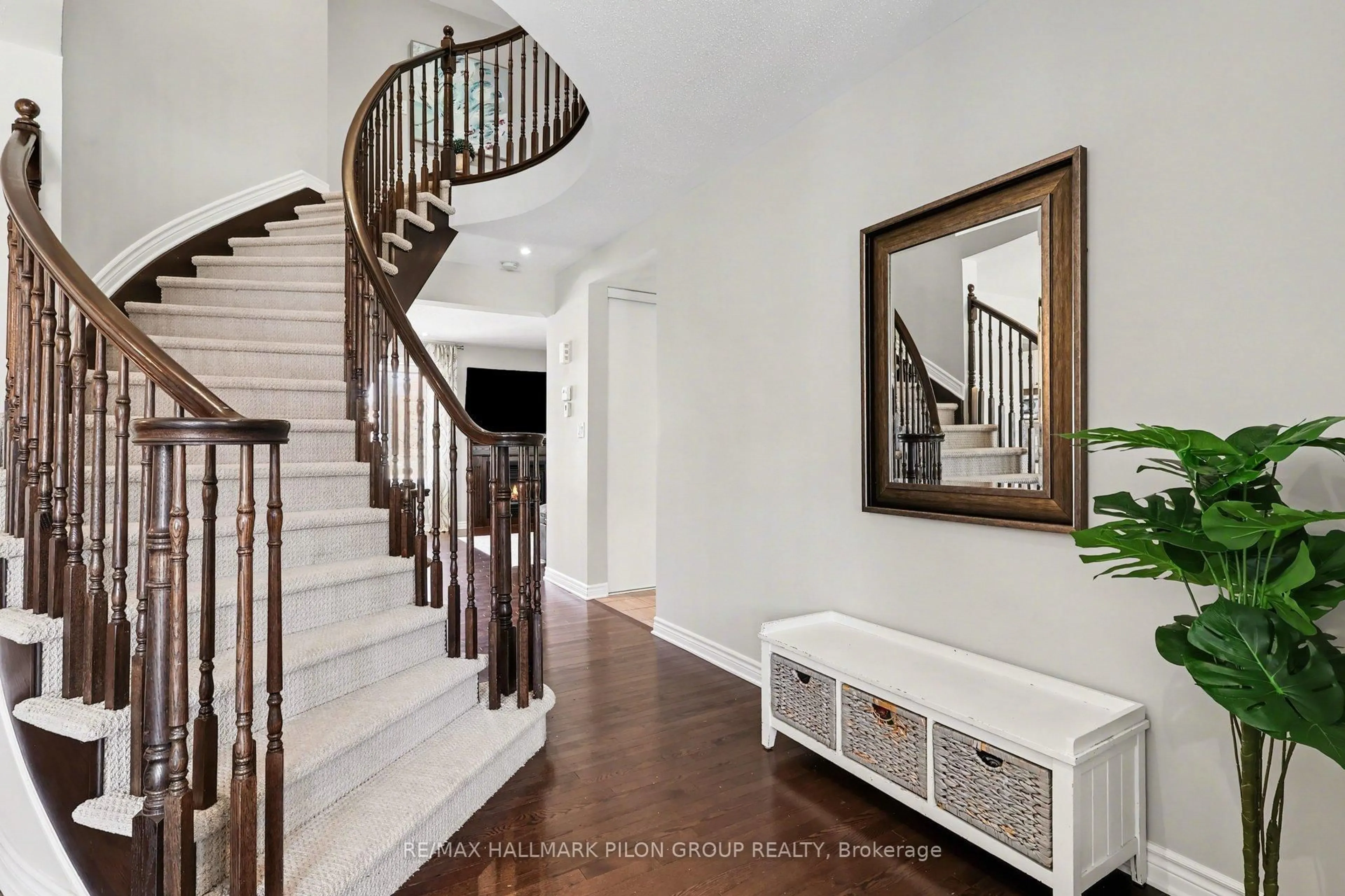Indoor entryway for 253 Terrapin Terr, Ottawa Ontario K4A 0W2