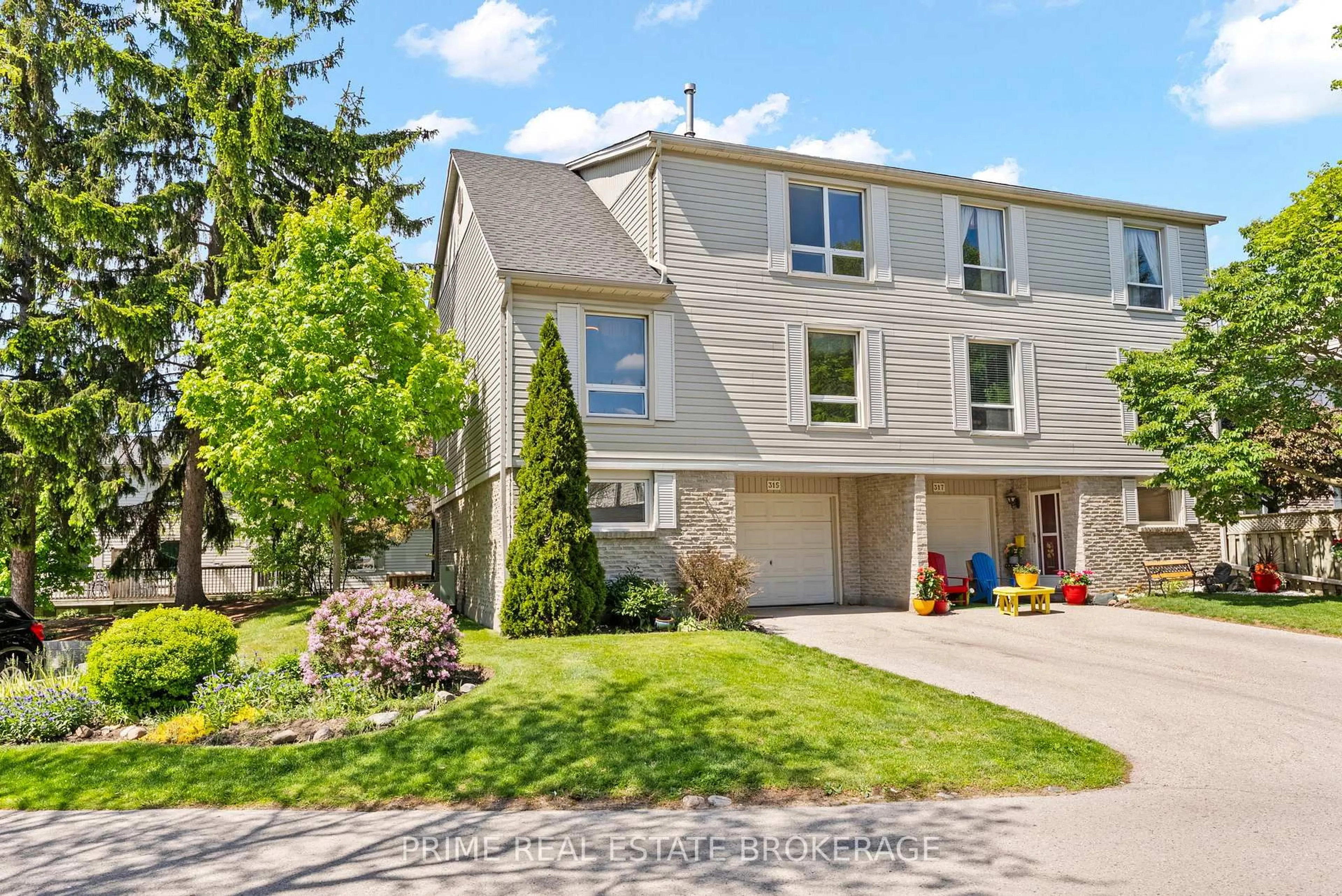 Home with vinyl exterior material, street for 315 Everglade Cres, London North Ontario N6H 4M7