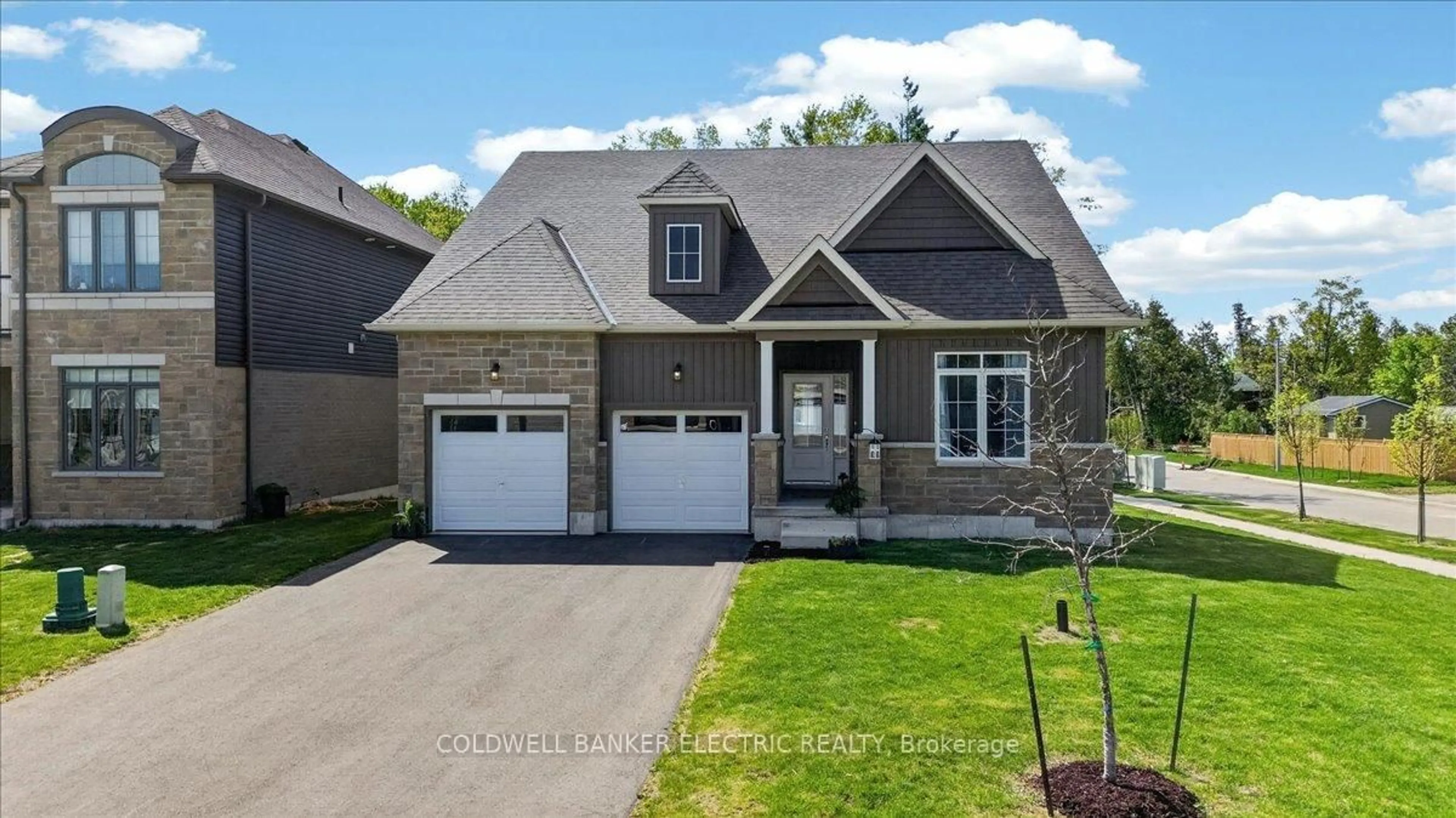Home with brick exterior material, street for 3 Hillcroft Way, Kawartha Lakes Ontario K0M 1A0