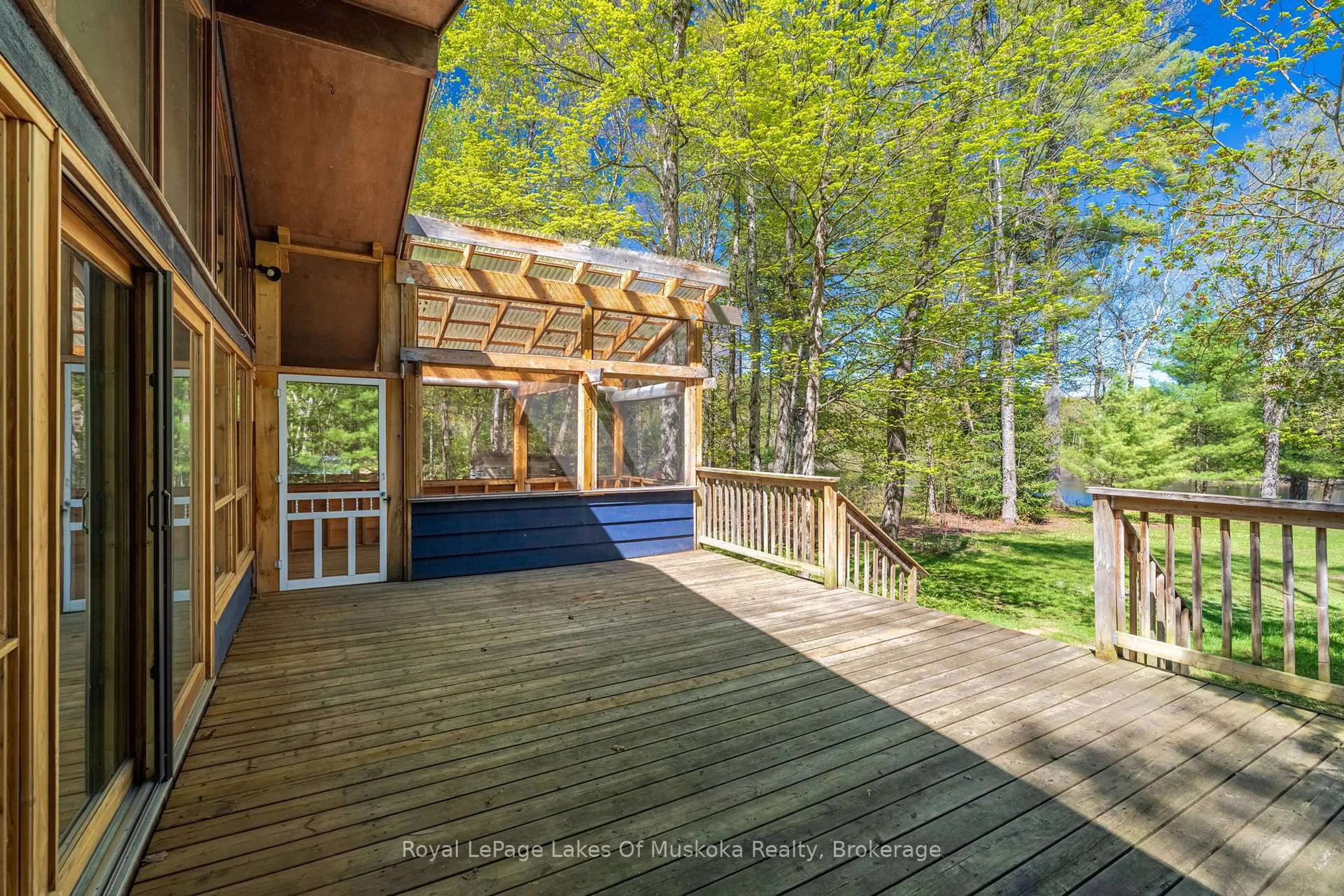 Patio, water/lake/river/ocean view for 1213 Sherwood Forest Rd, Bracebridge Ontario P1L 1X3