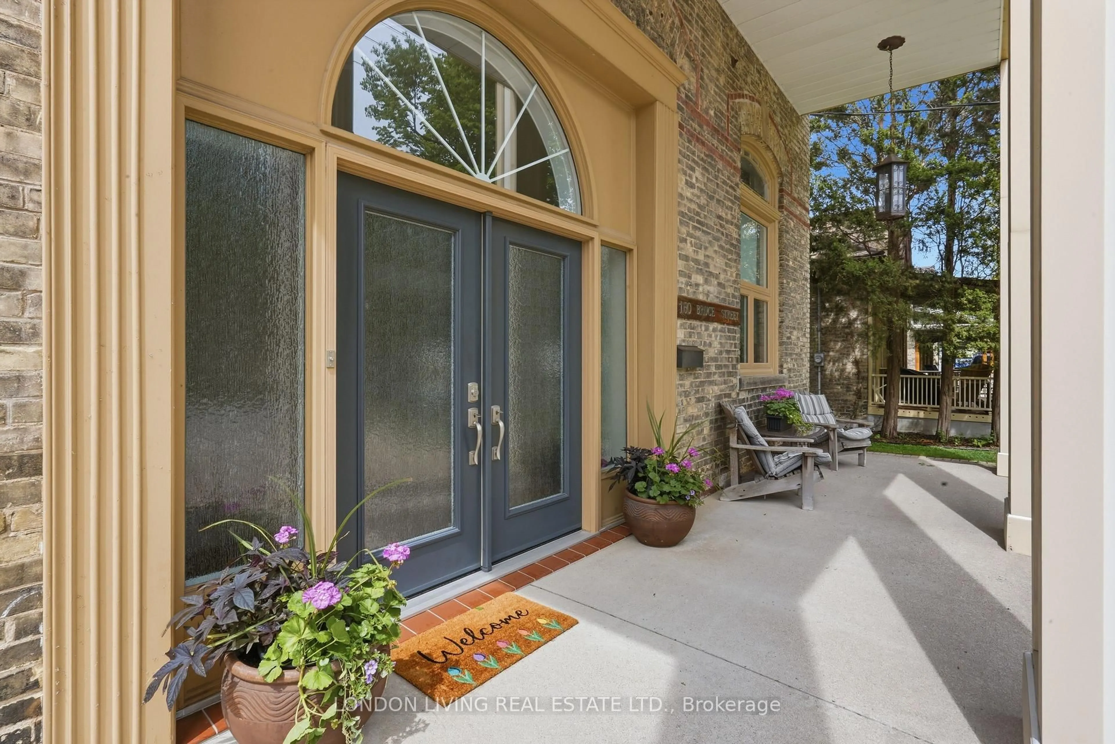 Indoor entryway for 160 Bruce St, London South Ontario N6C 1H1