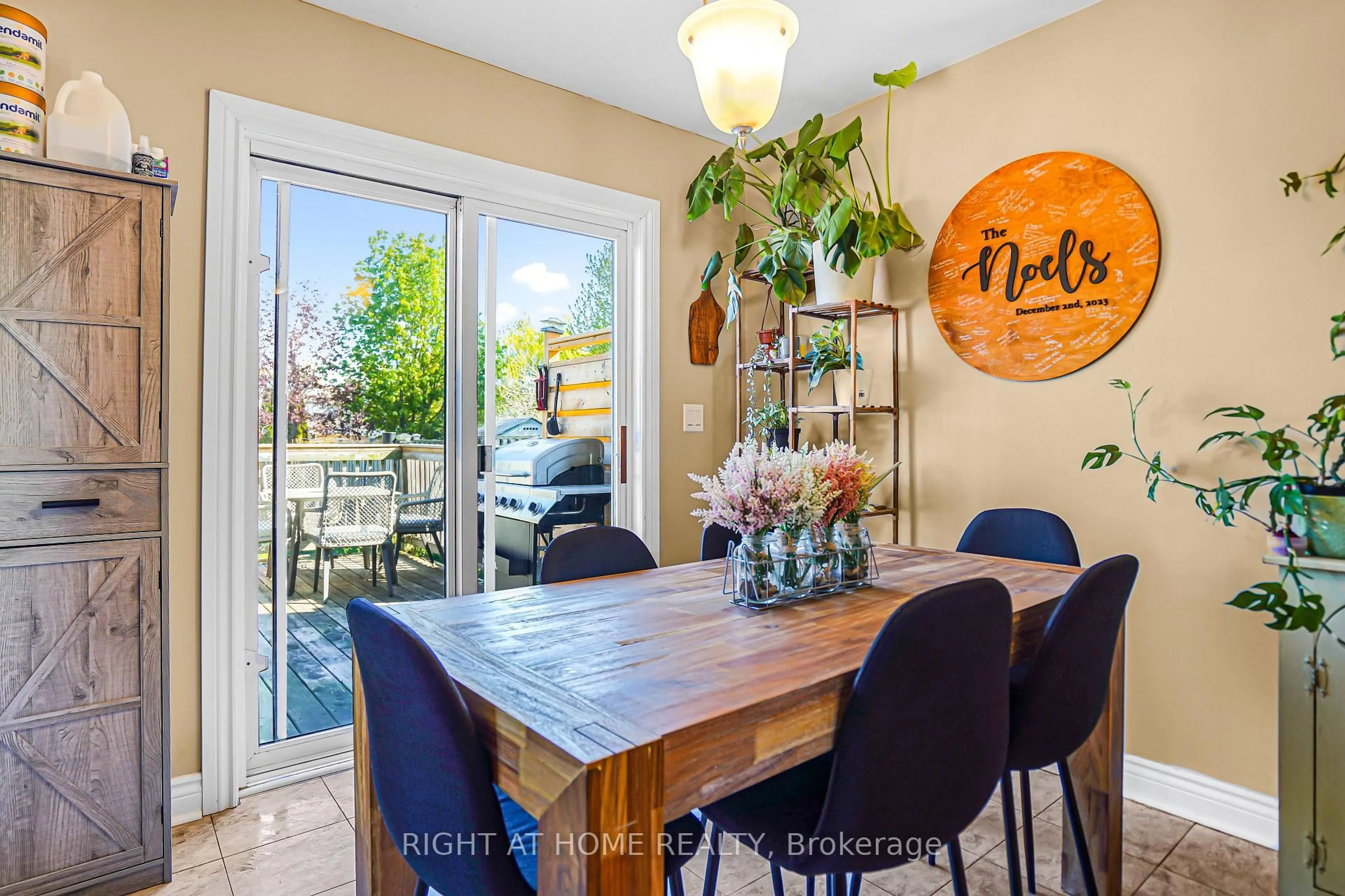 Dining room, unknown for 224 Hilltop Dr, North Dumfries Ontario N0B 1E0