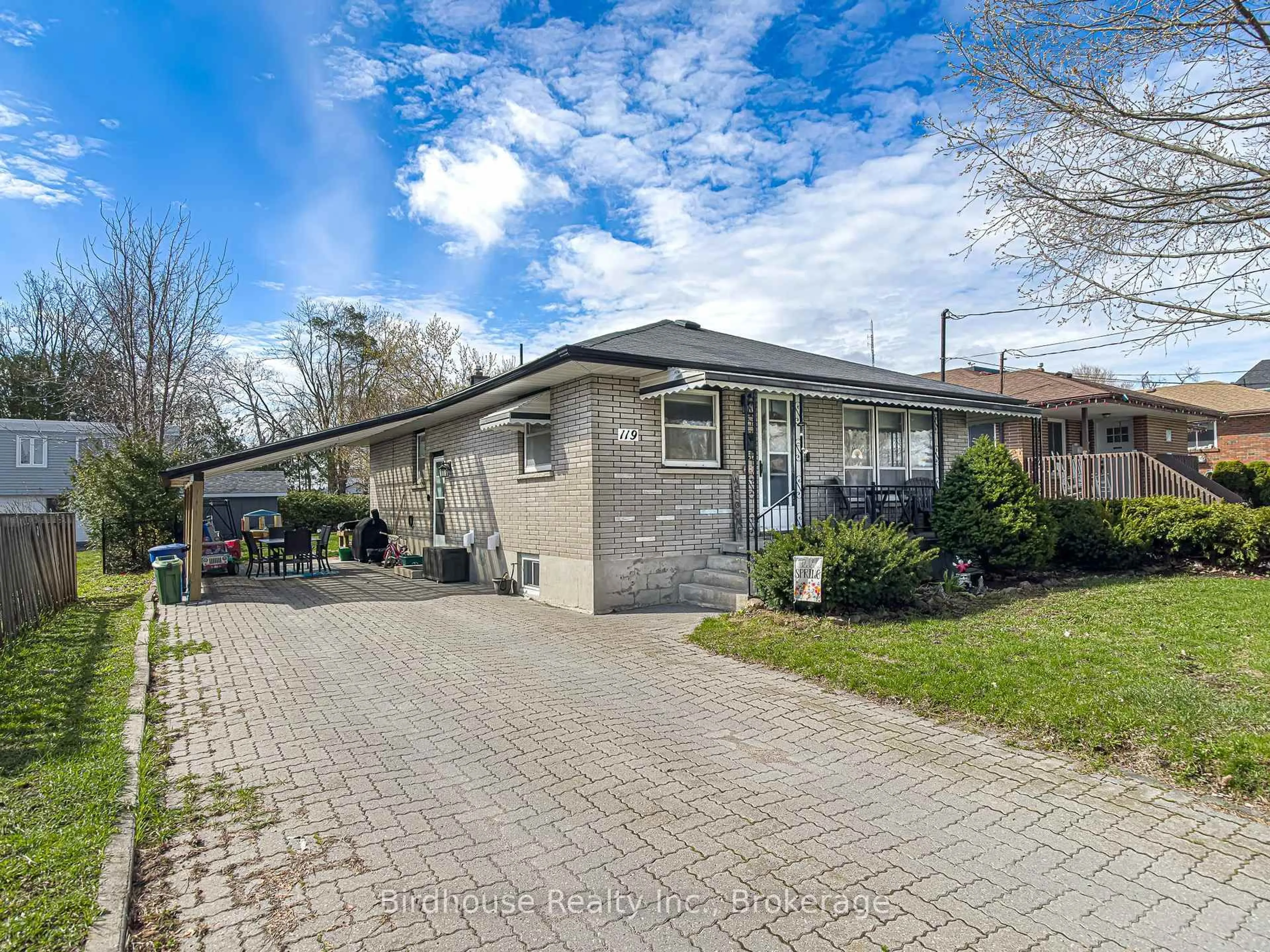 Home with brick exterior material, street for 119 Regent St, Kawartha Lakes Ontario K9V 3V7