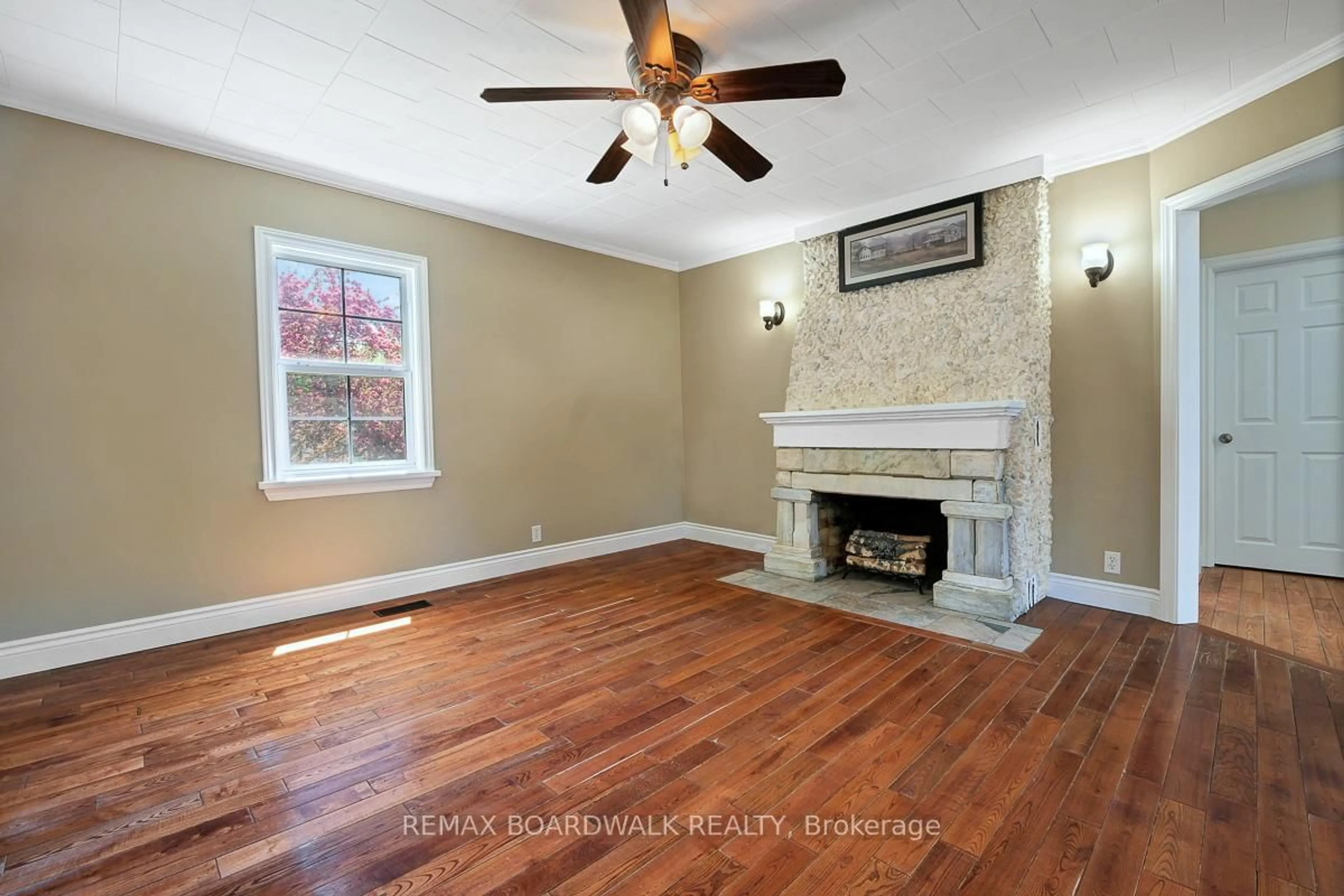 Living room with furniture, unknown for 96 York St, Lanark Ontario K0G 1K0