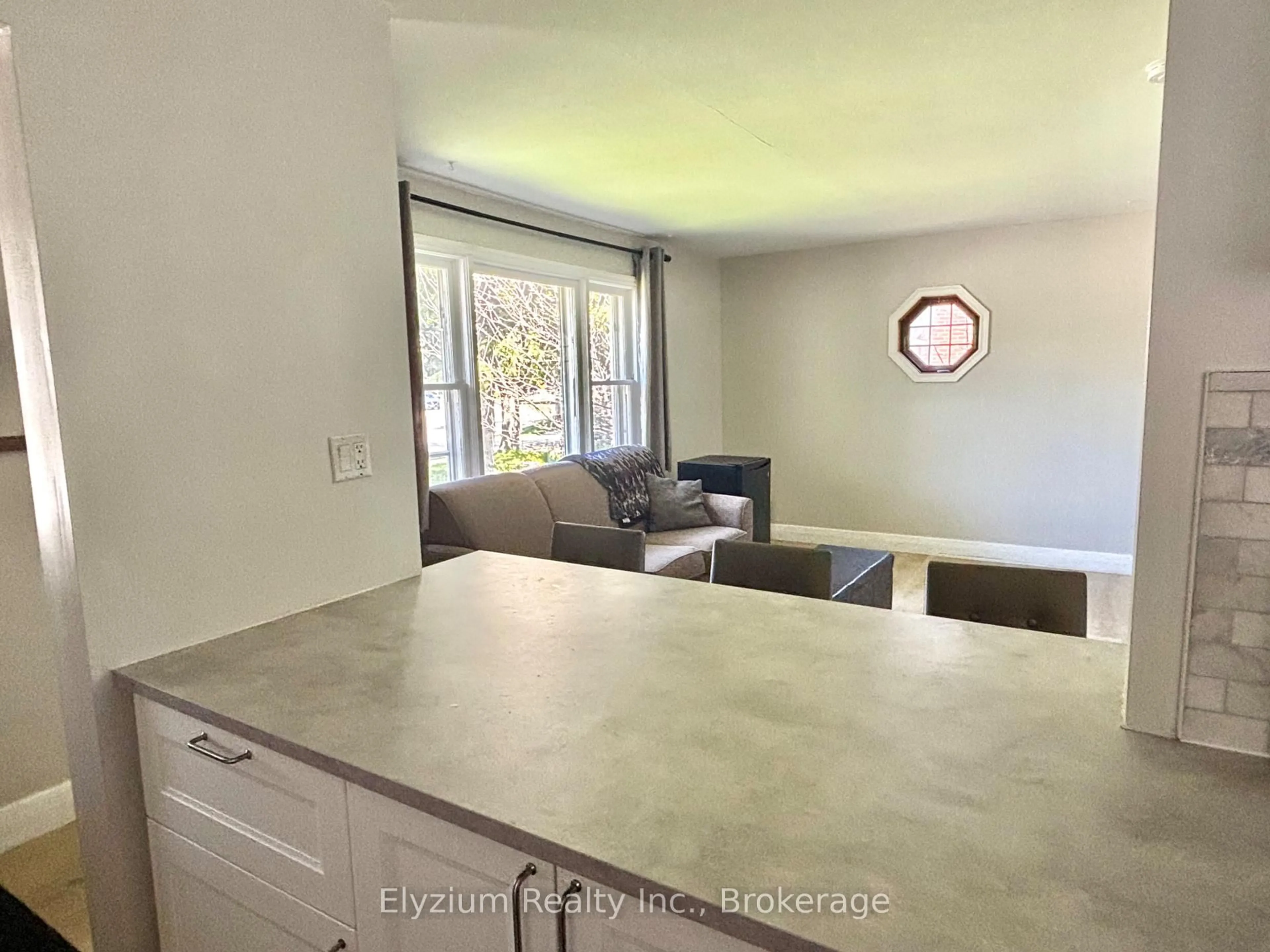 Unknown for 31 Vancouver Dr, Guelph Ontario N1E 2E7