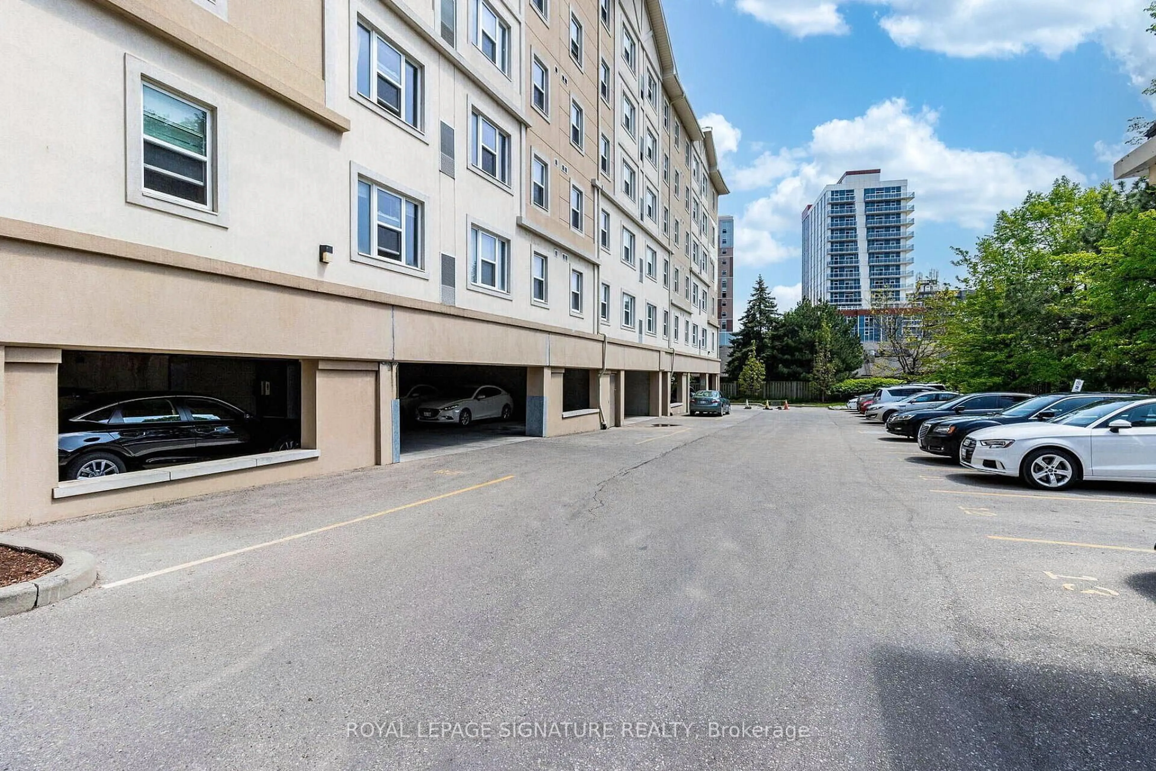 Patio, street for 251 Lester St #401, Waterloo Ontario N2L 3W6