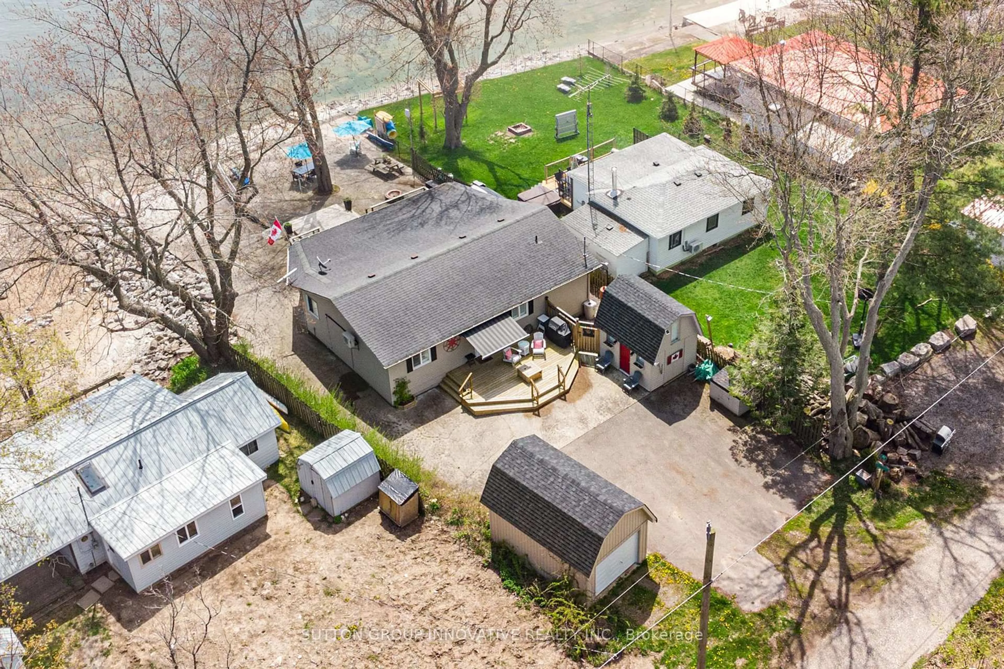 A pic from outside/outdoor area/front of a property/back of a property/a pic from drone, street for 82 Evan's Point Lane, Haldimand Ontario N1A 2W8