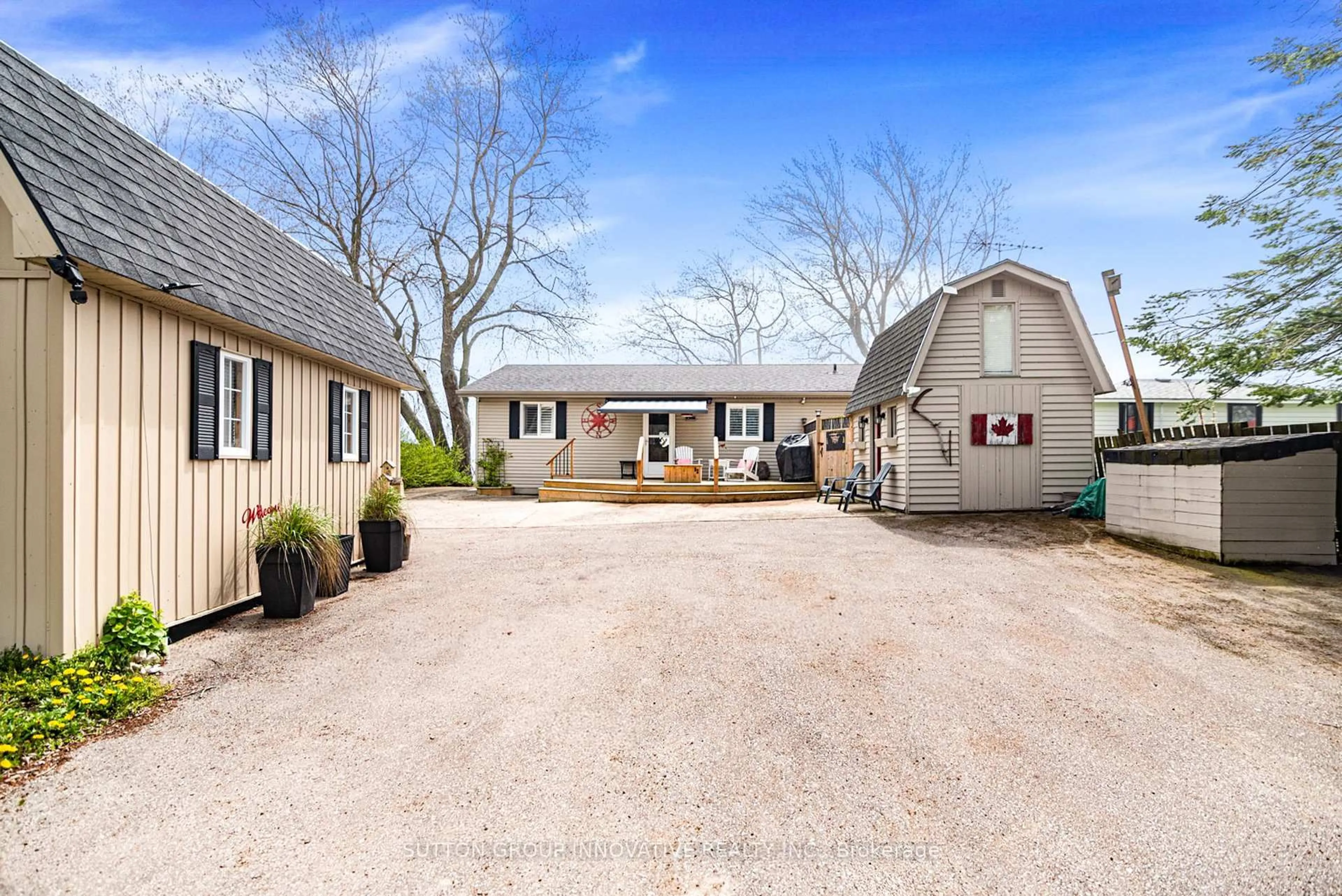 A pic from outside/outdoor area/front of a property/back of a property/a pic from drone, street for 82 Evan's Point Lane, Haldimand Ontario N1A 2W8