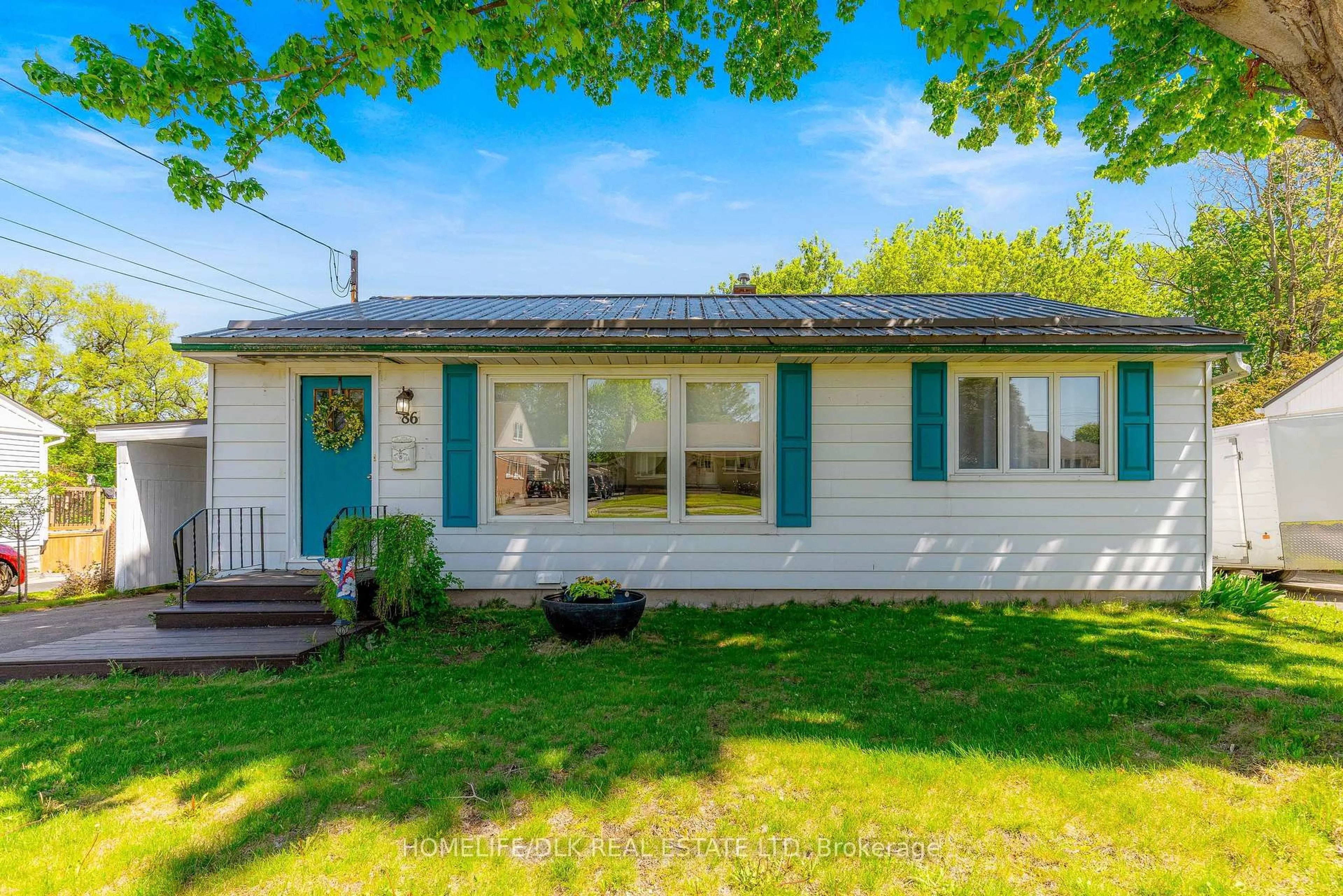 Home with vinyl exterior material, street for 86 Brookview Cres, Brockville Ontario K6V 4P2