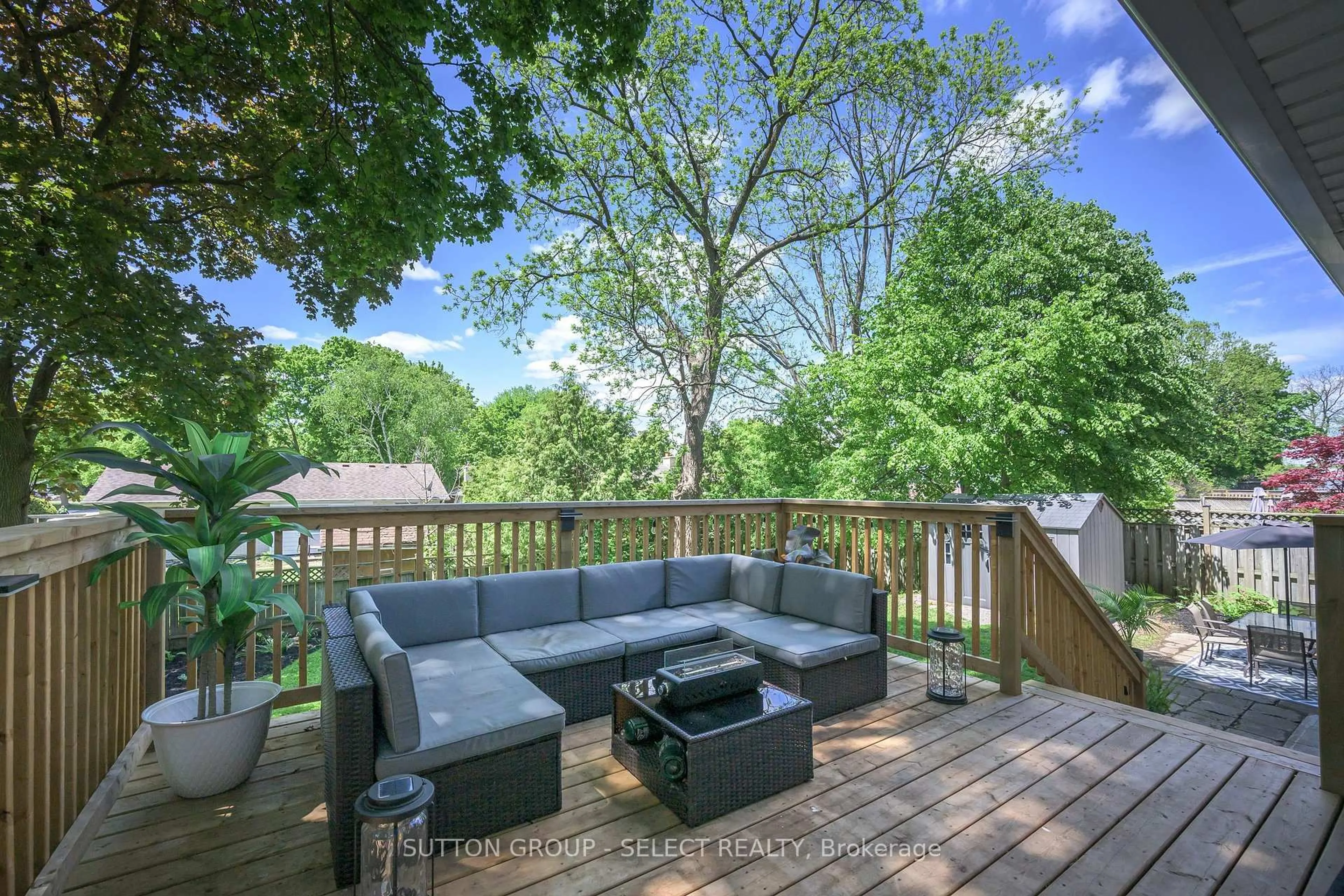 Patio, water/lake/river/ocean view for 35 Maxwell Cres, London North Ontario N5X 1Y9