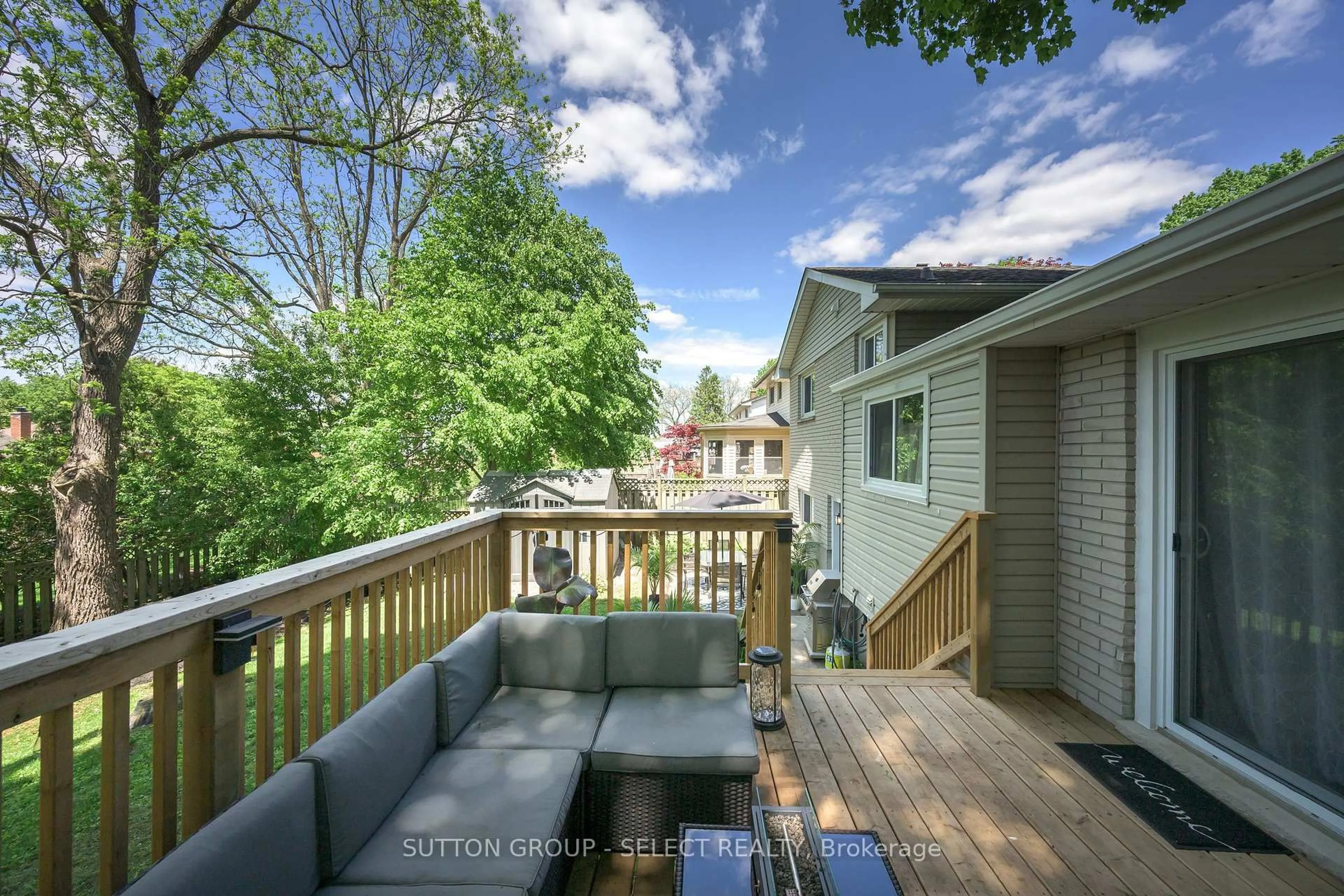 Patio, unknown for 35 Maxwell Cres, London North Ontario N5X 1Y9
