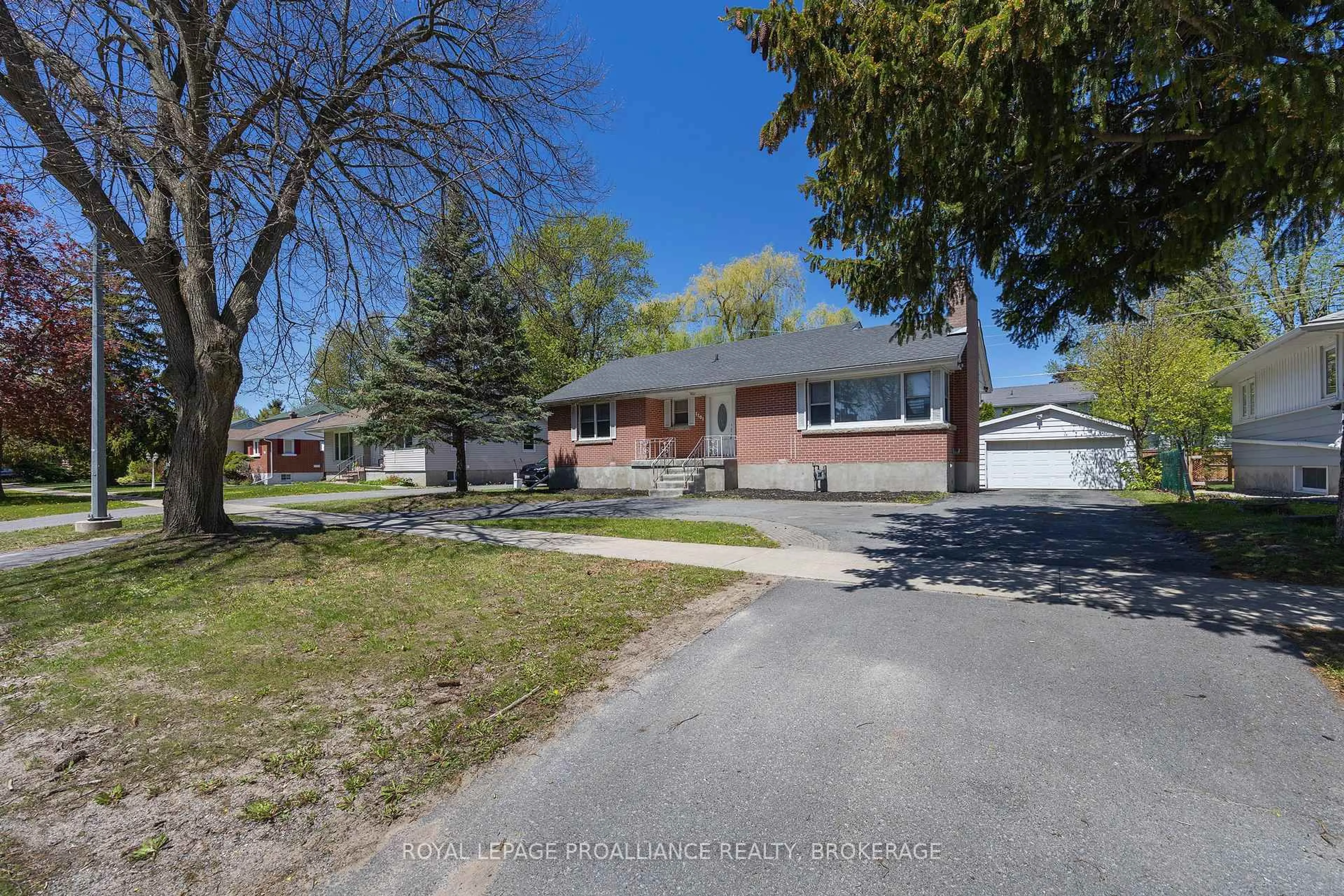 A pic from outside/outdoor area/front of a property/back of a property/a pic from drone, street for 1101 Johnson St, Kingston Ontario K7M 2N6