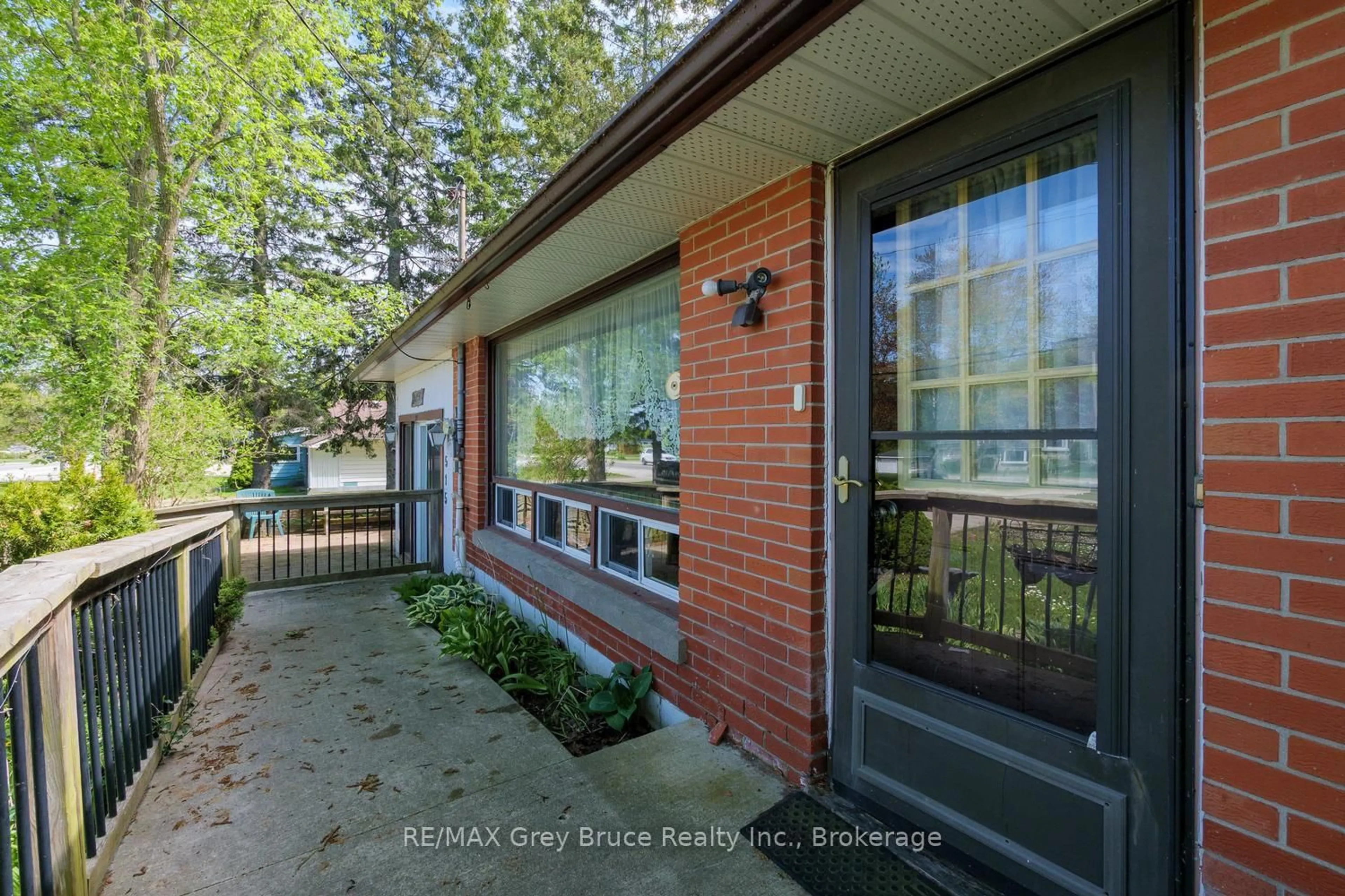Unknown for 515 Princess St, Georgian Bluffs Ontario N0H 2K0