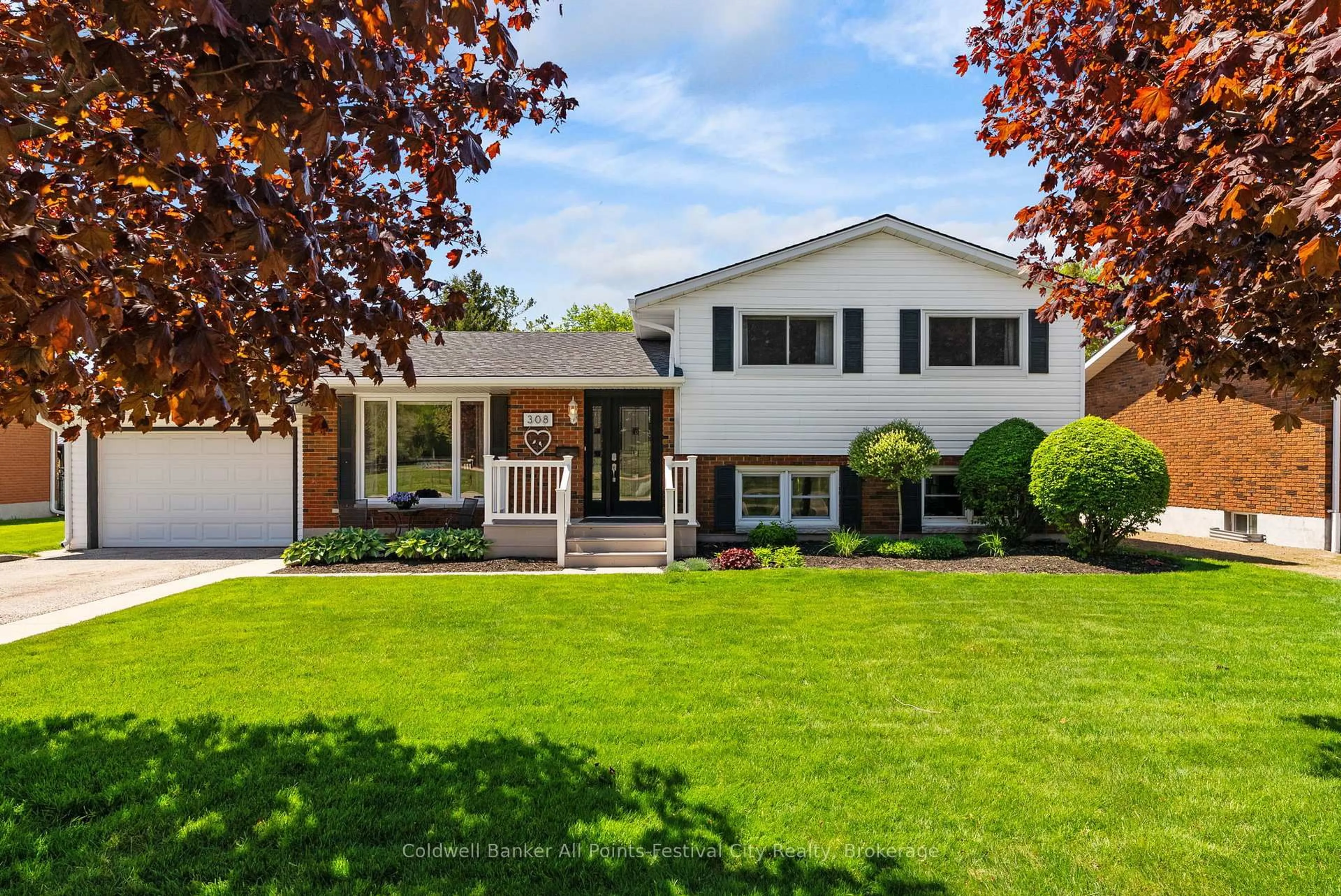 Home with vinyl exterior material, street for 308 Eldon St, Goderich Ontario N7A 3S1