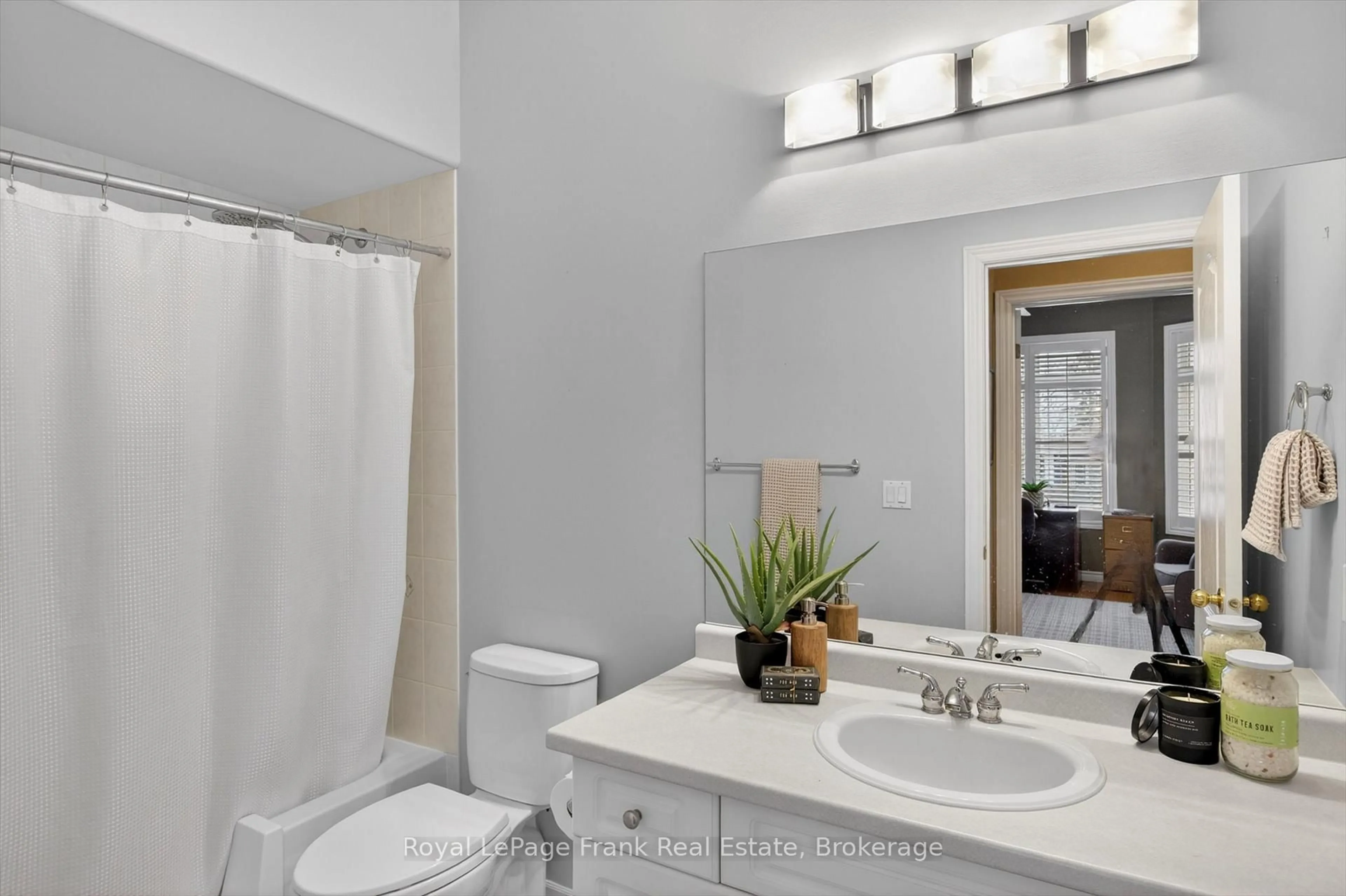 Standard bathroom, ceramic/tile floor for 743 Fortye Dr, Peterborough Ontario K9K 2G4