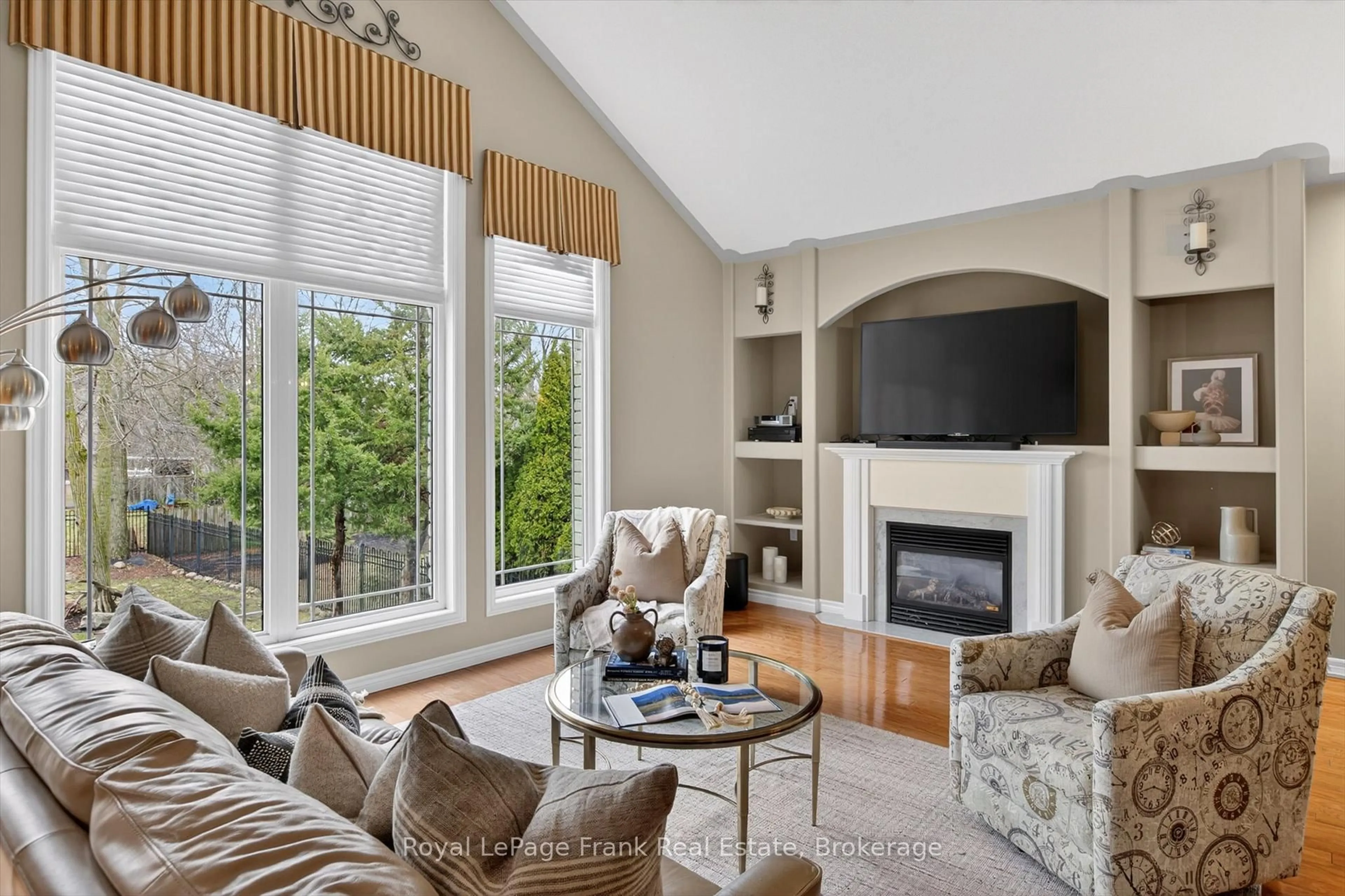 Living room with furniture, unknown for 743 Fortye Dr, Peterborough Ontario K9K 2G4