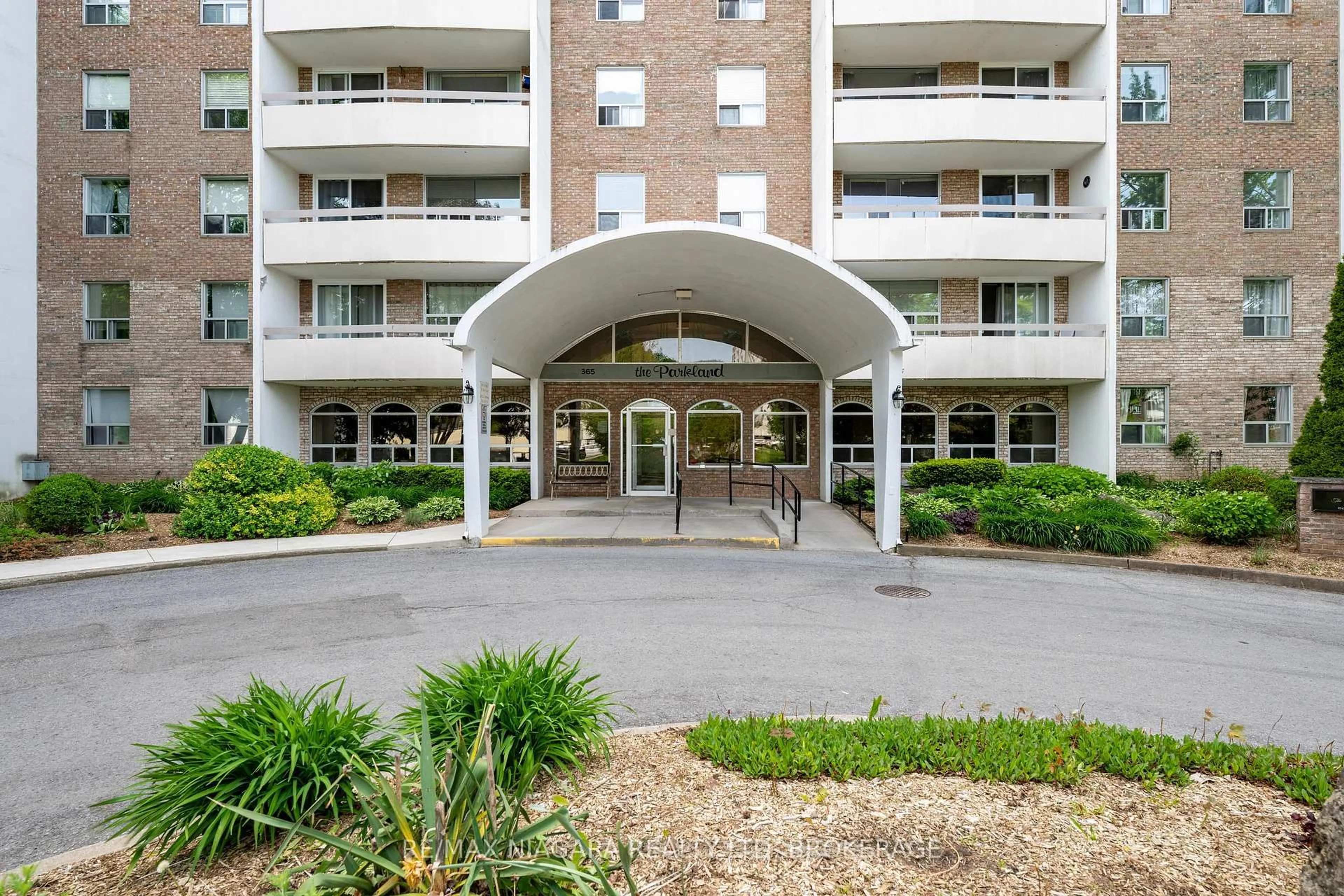 Unknown for 365 Geneva St #407, St. Catharines Ontario L2N 5S7