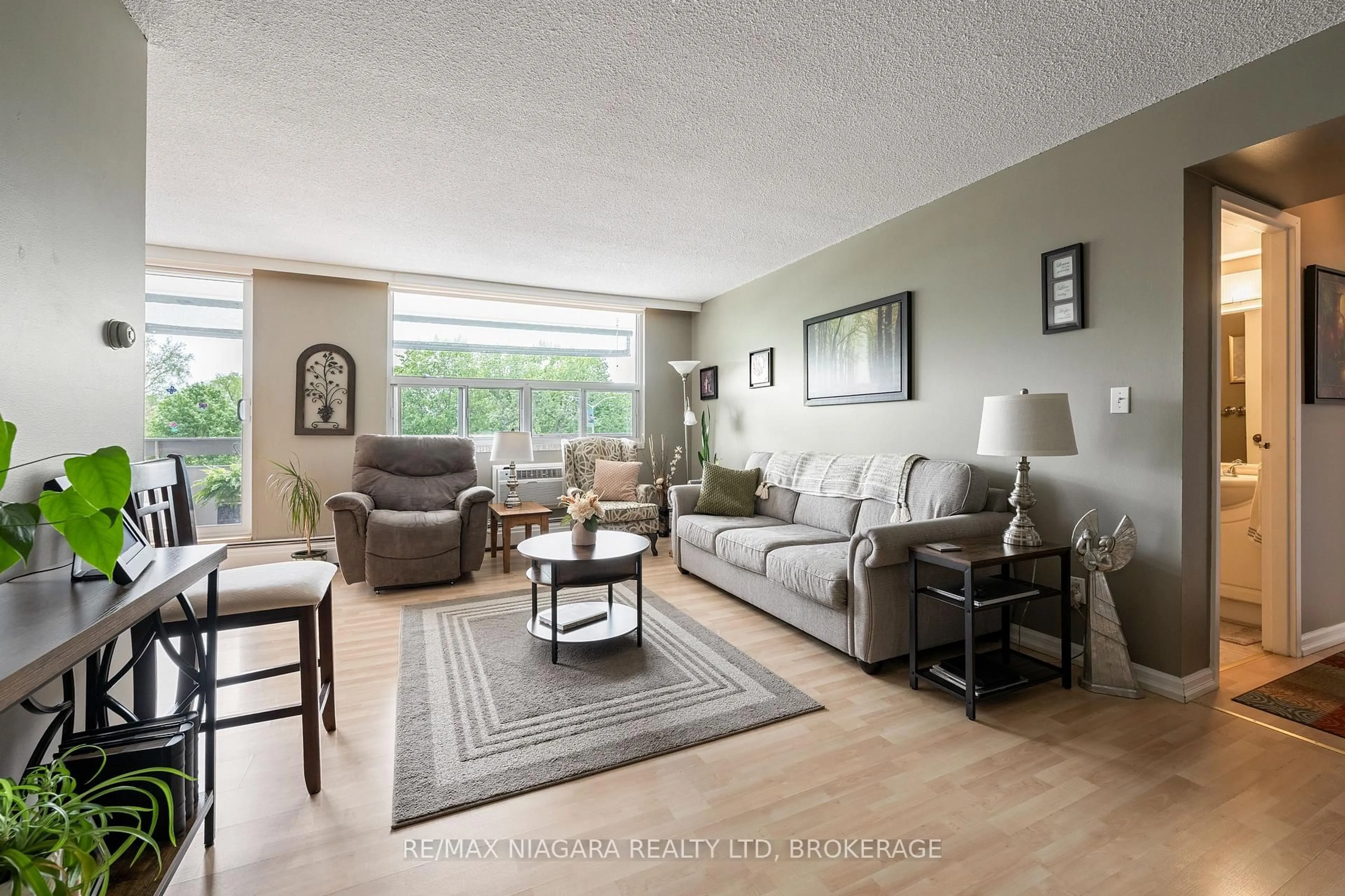 Living room with furniture, unknown for 365 Geneva St #407, St. Catharines Ontario L2N 5S7