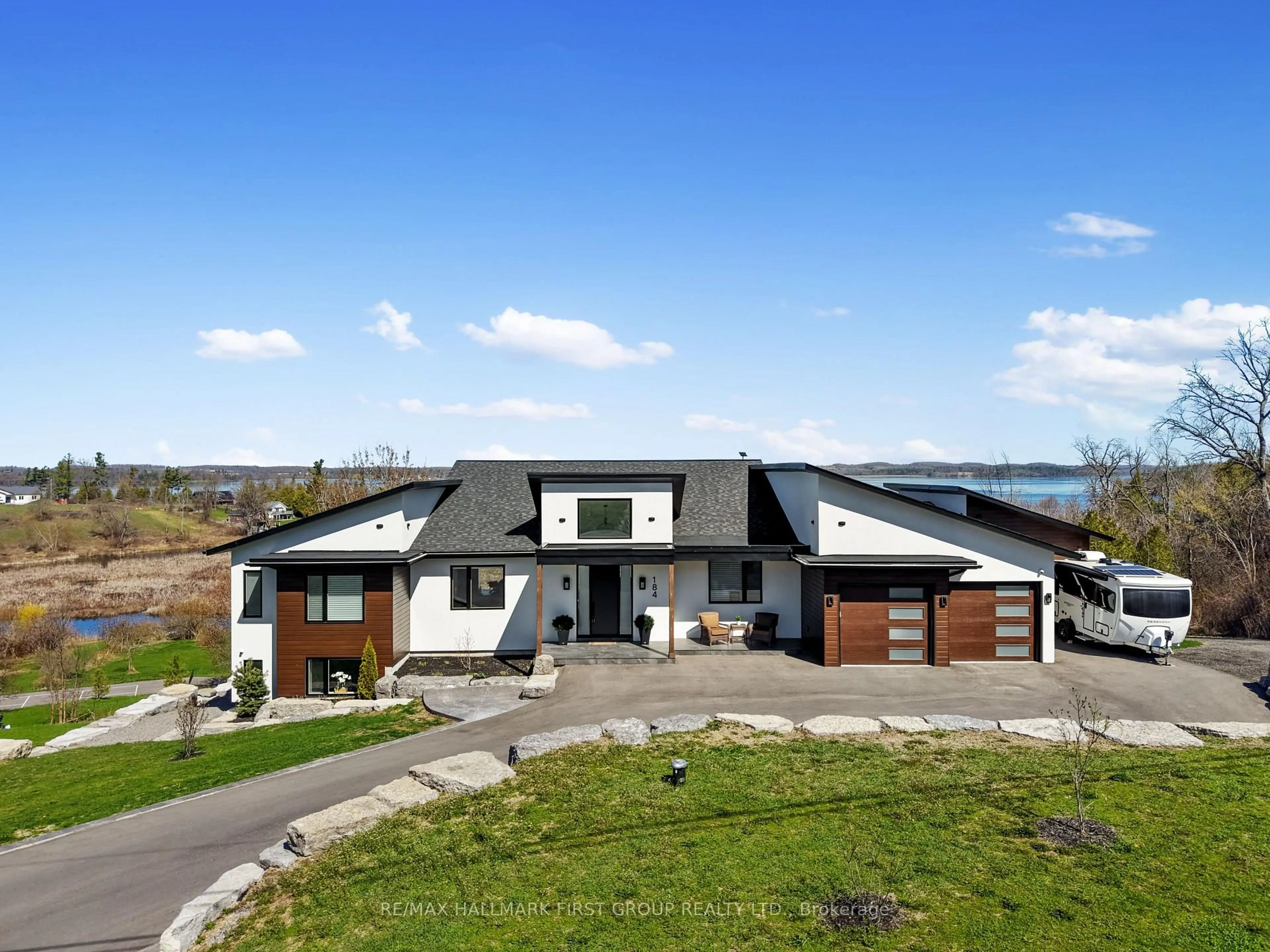A pic from outside/outdoor area/front of a property/back of a property/a pic from drone, building for 184 Parkview Dr, Alnwick/Haldimand Ontario K0K 2G0